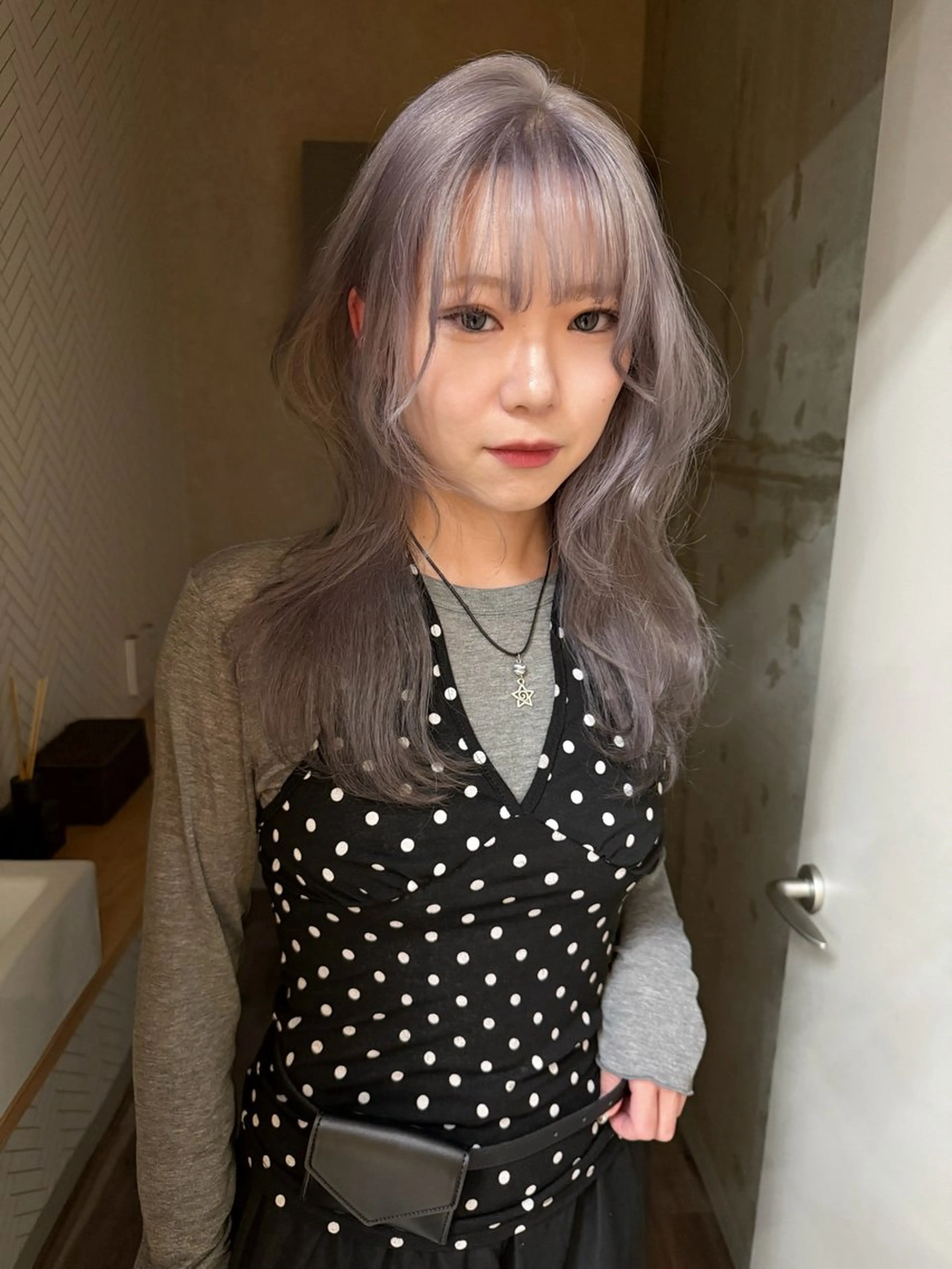 セミロング カラー ブリーチ ケアブリーチ ラベンダーカラー シルバー ヘアカラー ブリーチ/ベージュ 💕/momoaのヘアスタイル
