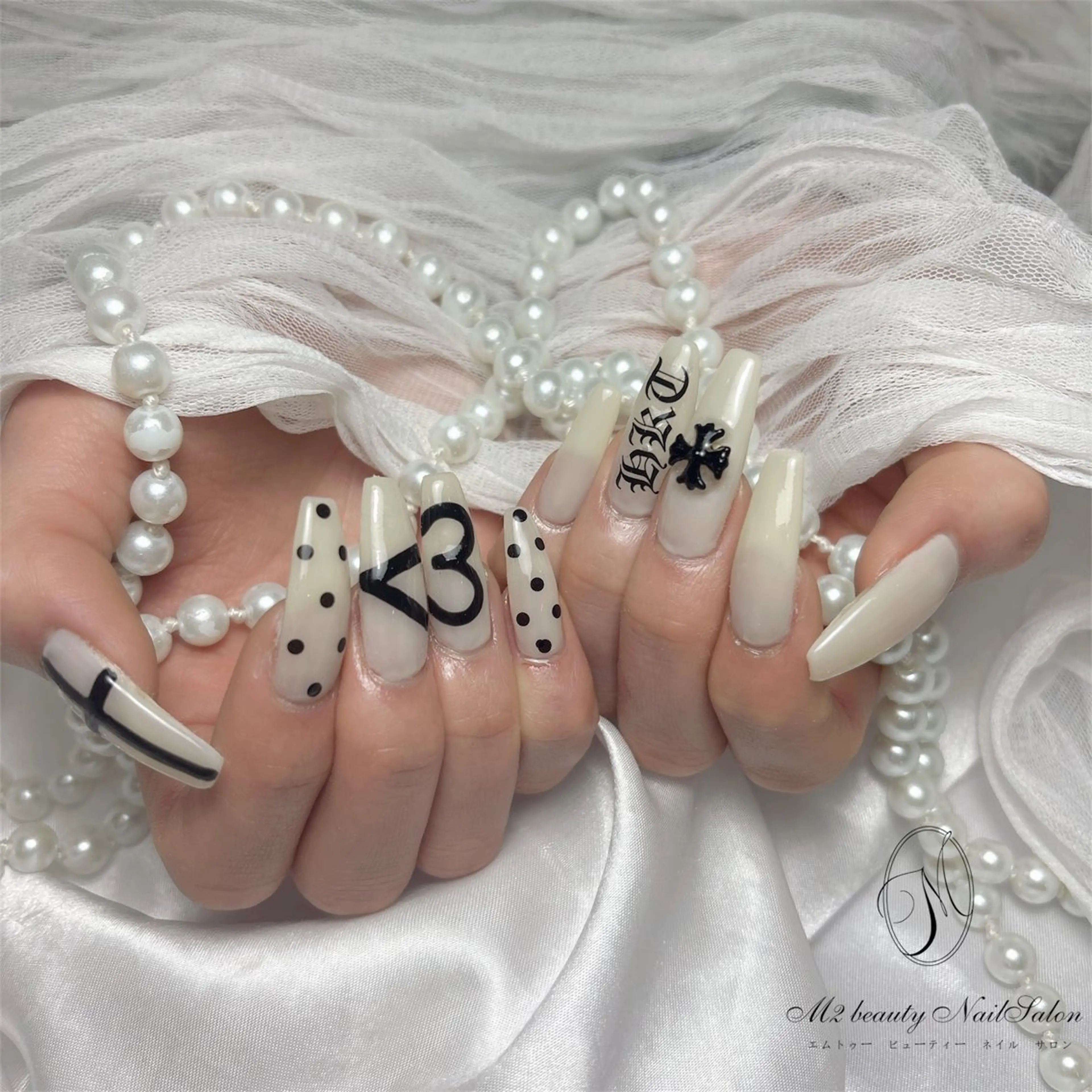ネイル ハンドネイル M2 BEAUTY Rionのネイルデザイン