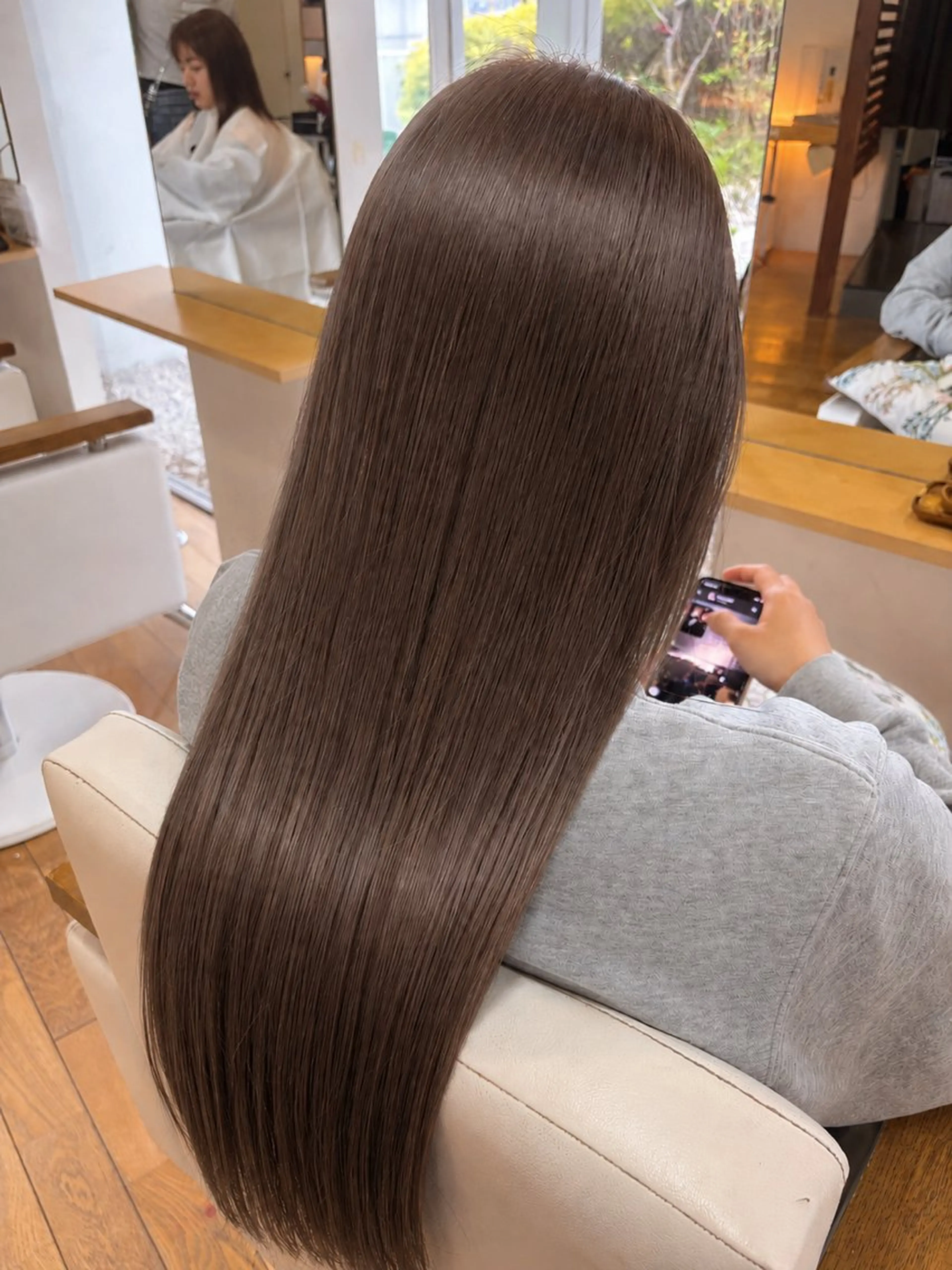 カラー 山本 結菜のヘアスタイル