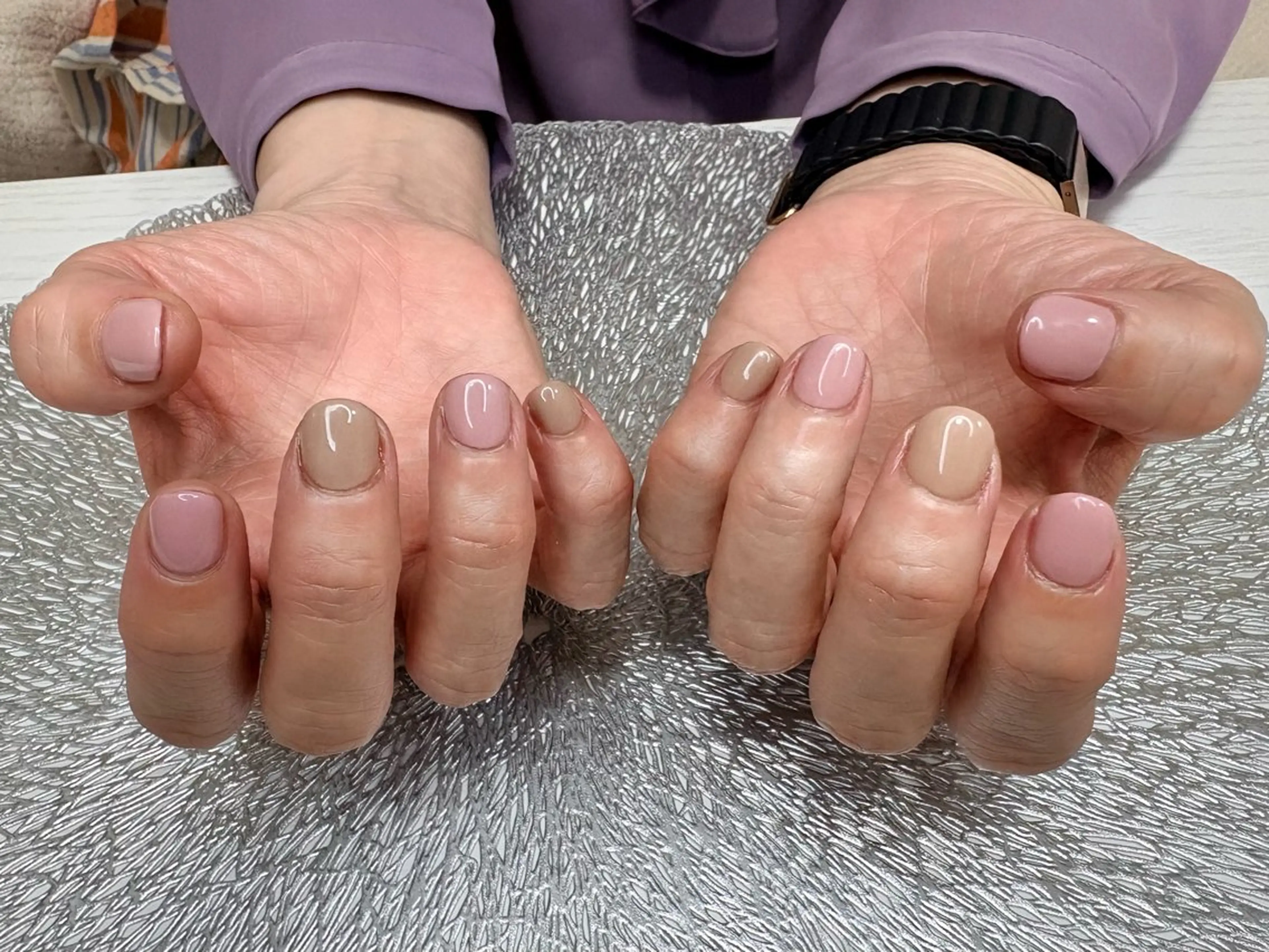 ネイル フットネイル ジェルネイル ラメ(グリッター) マグネットネイル 持ち込み ハンドネイル ハンドケア ♡Bivi♡自爪に 優しいネイルサロンのネイルデザイン