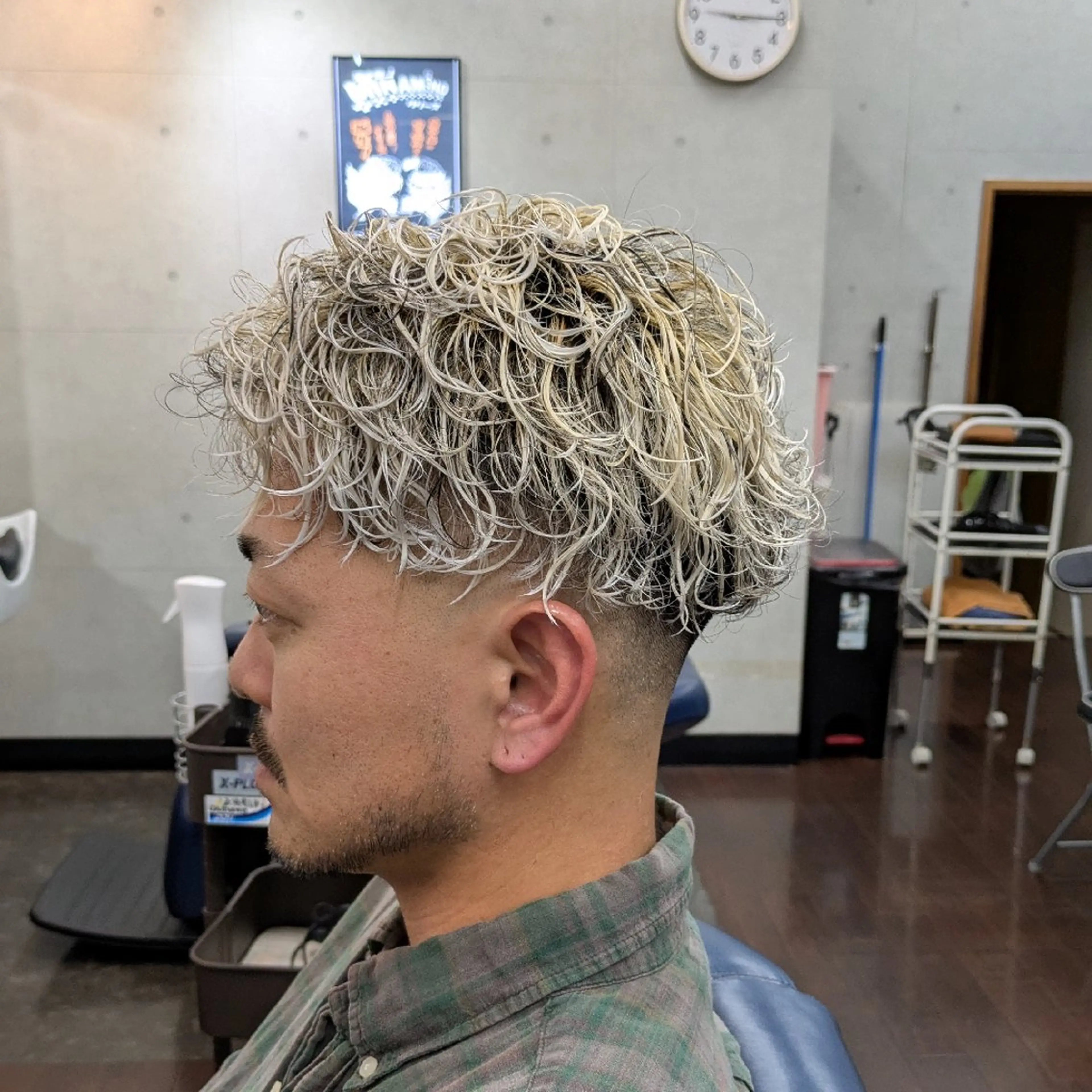 メンズ カラー 金城 宏宜のヘアスタイル
