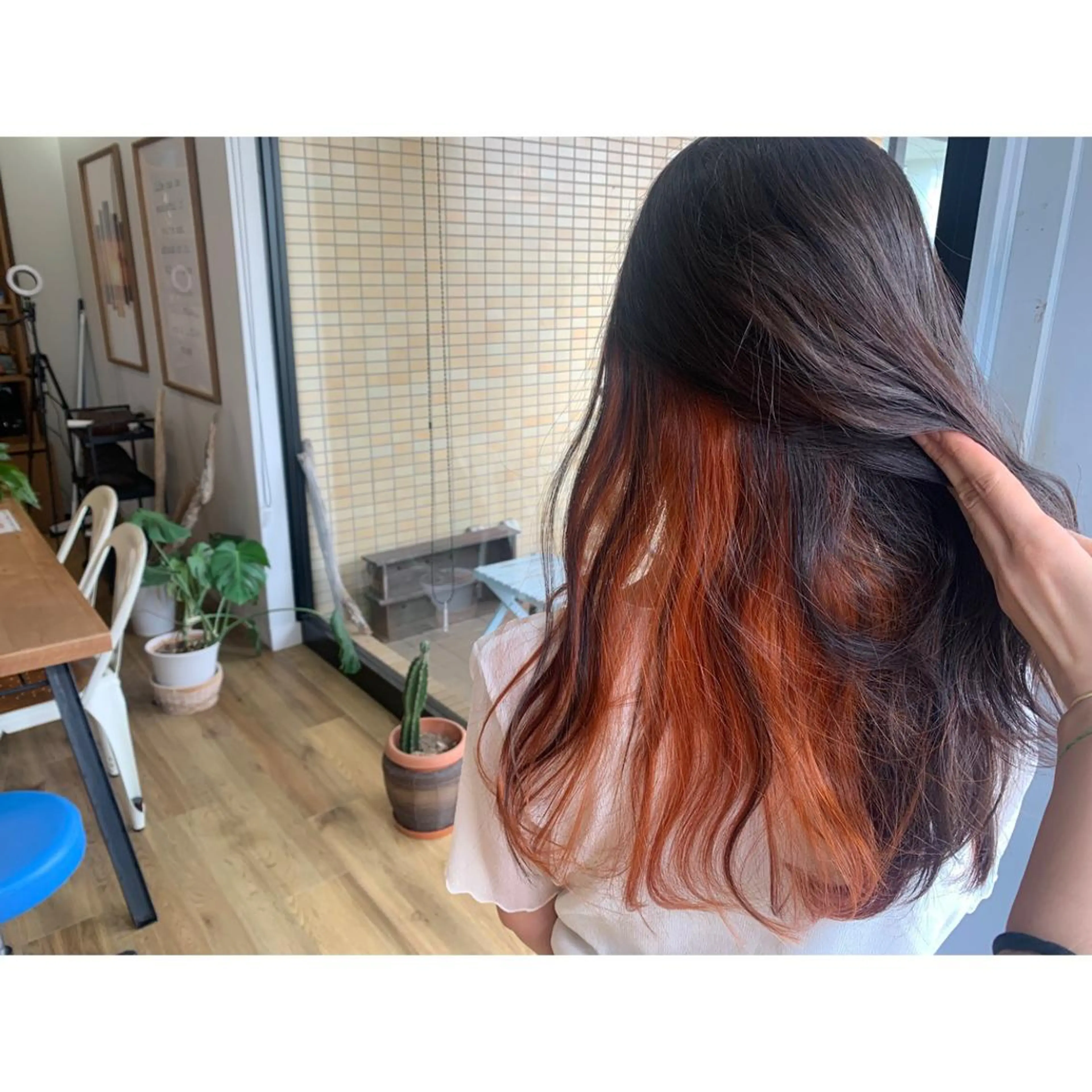 ロング カラー オレンジ ヘアカラー トリートメント ツキダテ ユイのヘアスタイル