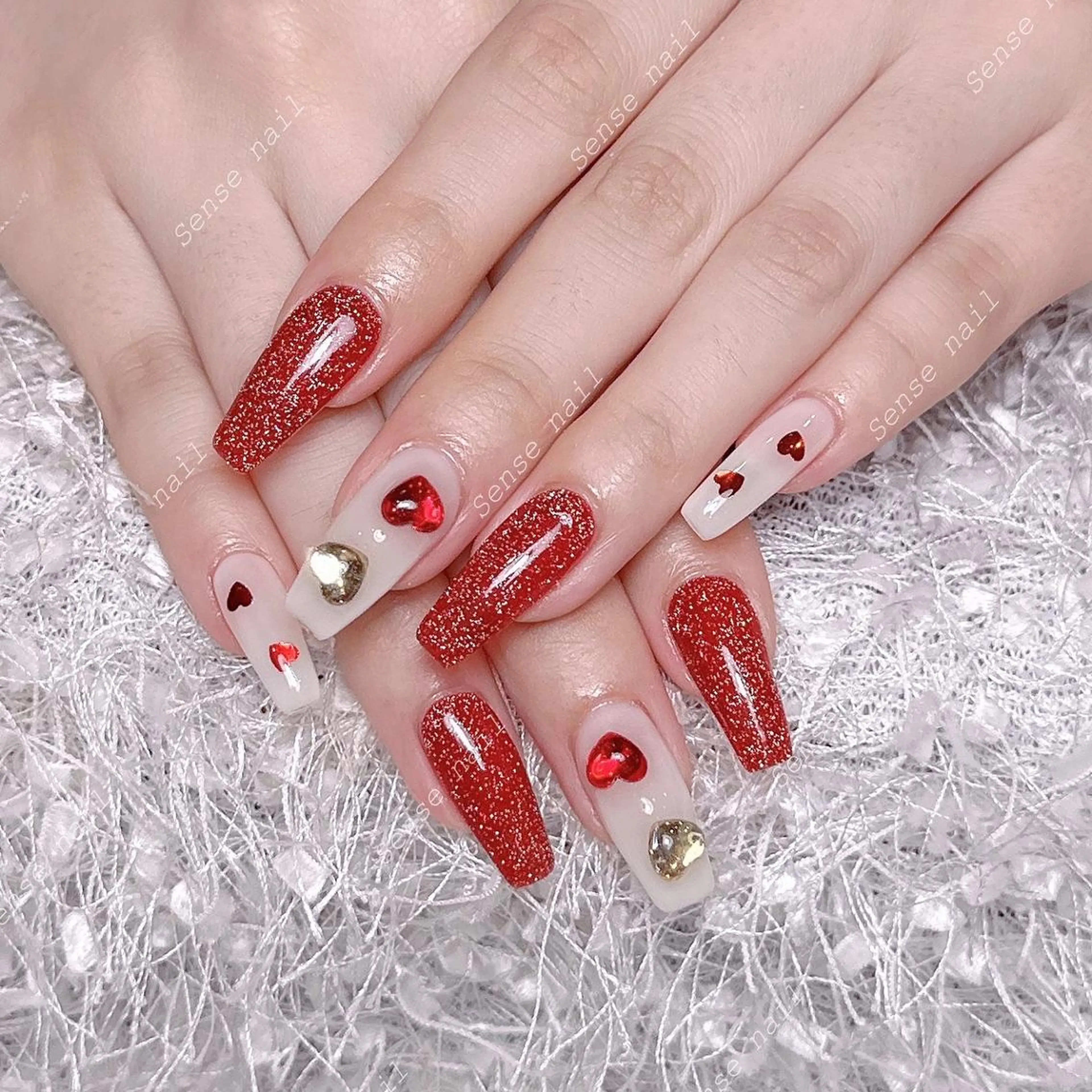 ネイル ハンドネイル ハンドケア Queening 🦋のネイルデザイン