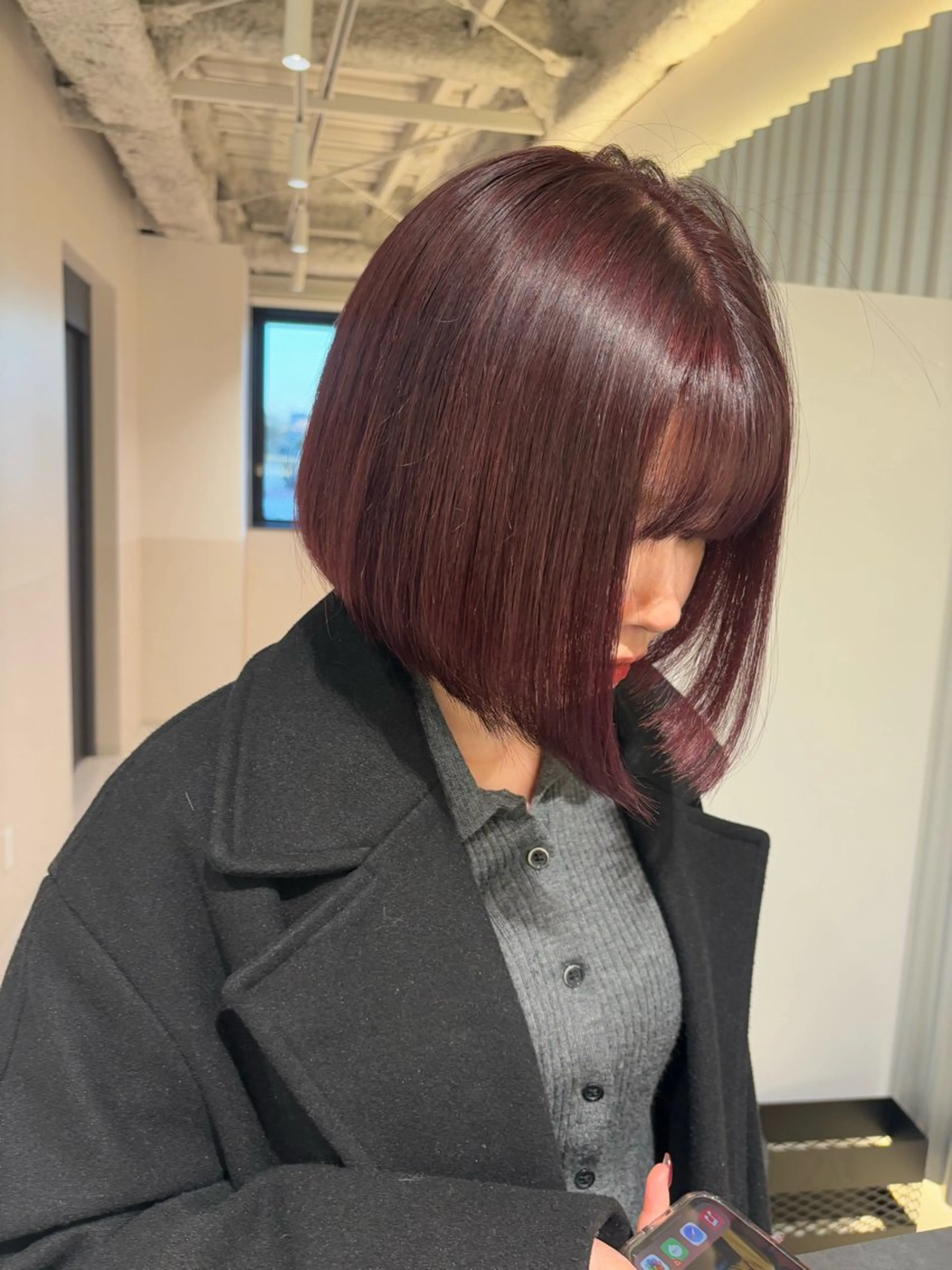 ショート カラー ヘアアレンジ ボルドーカラー カット ヘアカラー トリートメント ヘッドスパ 押切 響 のヘアスタイル