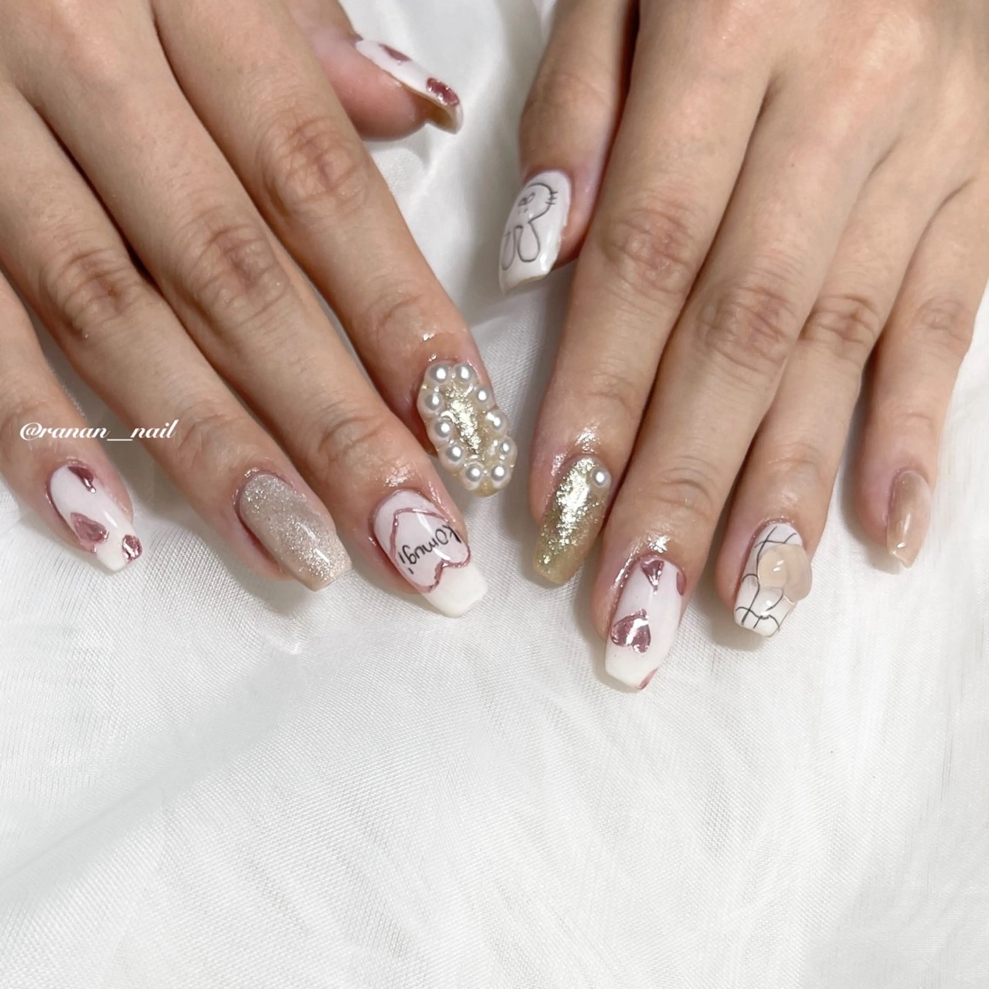 ネイル 𝓇𝒶𝓃𝒶𝓃 𝓃𝒶𝒾𝓁のネイルデザイン