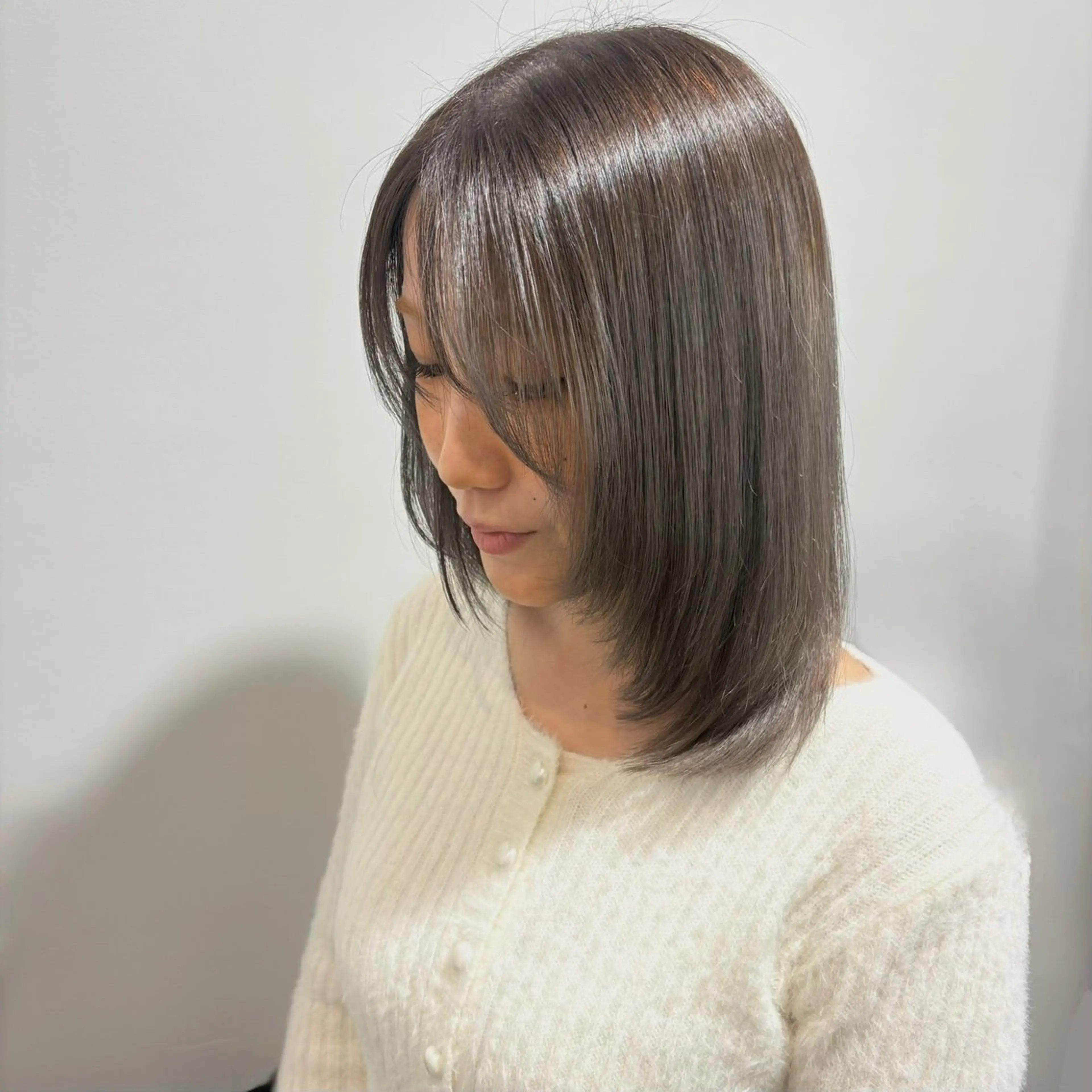 ミディアム レイヤーカット ボブ/外国人風カラー 🩵mikiのヘアスタイル