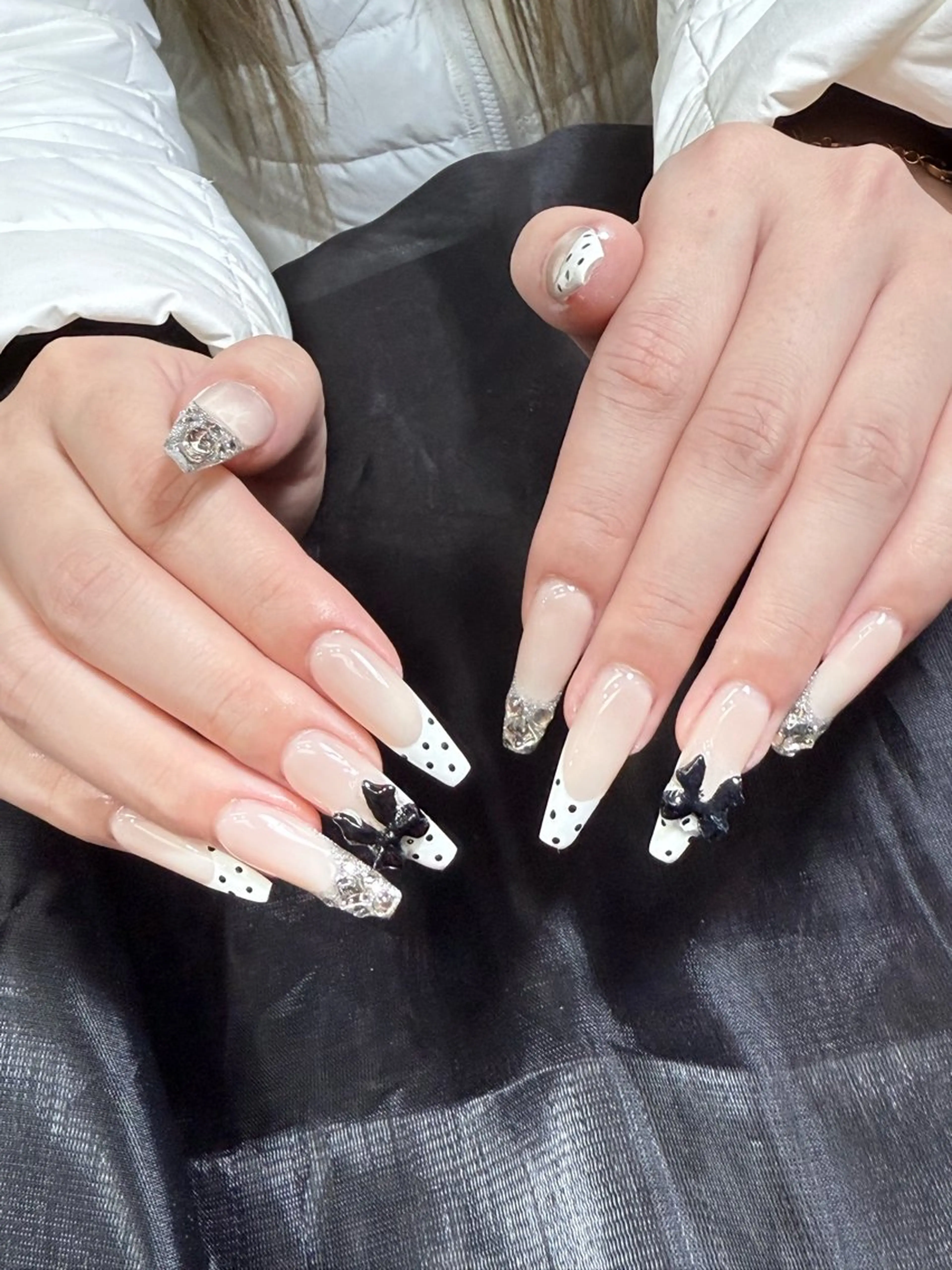 セミロング ハンドネイル Chann Channのネイルデザイン