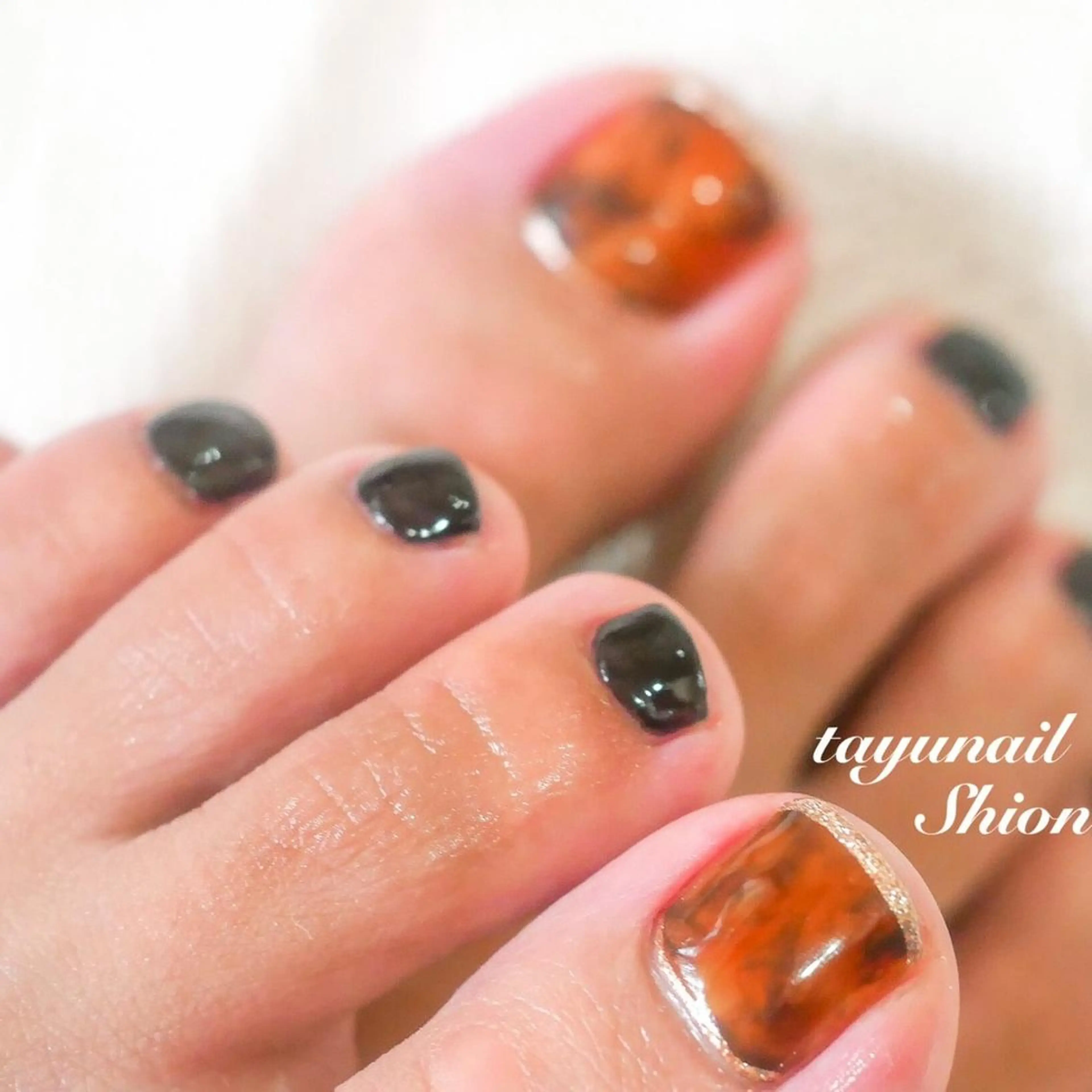 ネイル べっ甲ネイル ブルー フットネイル ジェルネイル パラジェル ネイルサロン 【たゆnail】のネイルデザイン