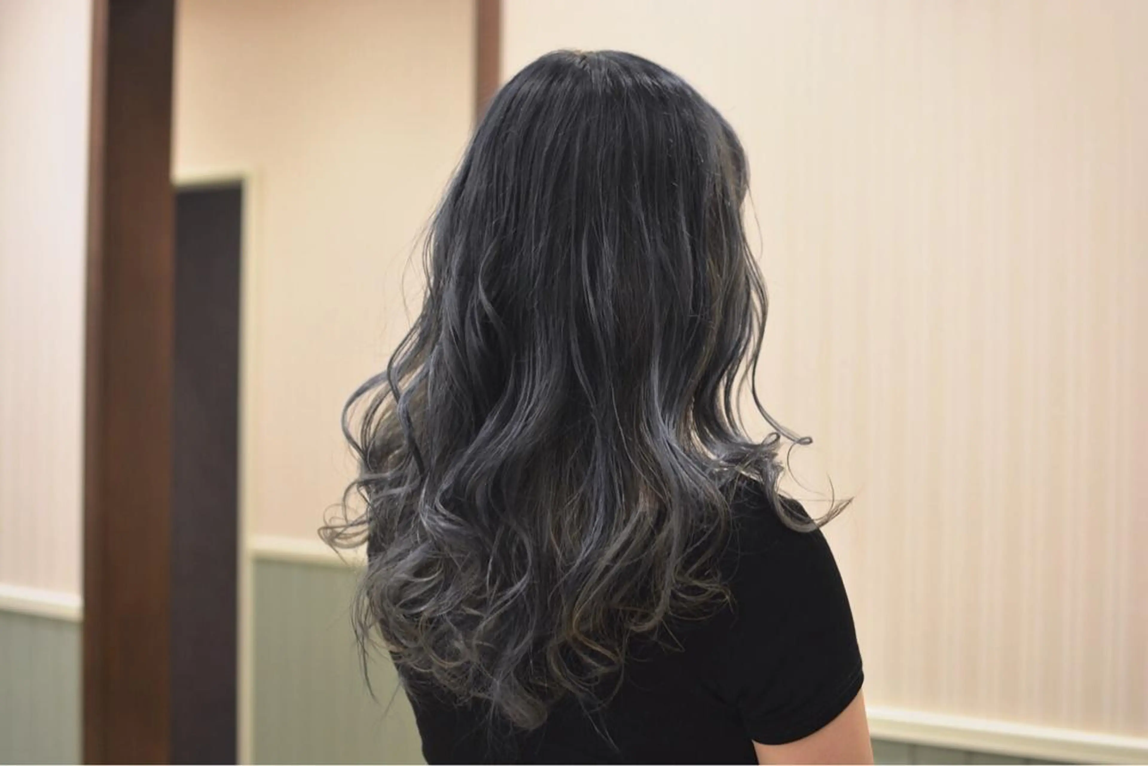 ロング カラー 信原 獎人のヘアスタイル