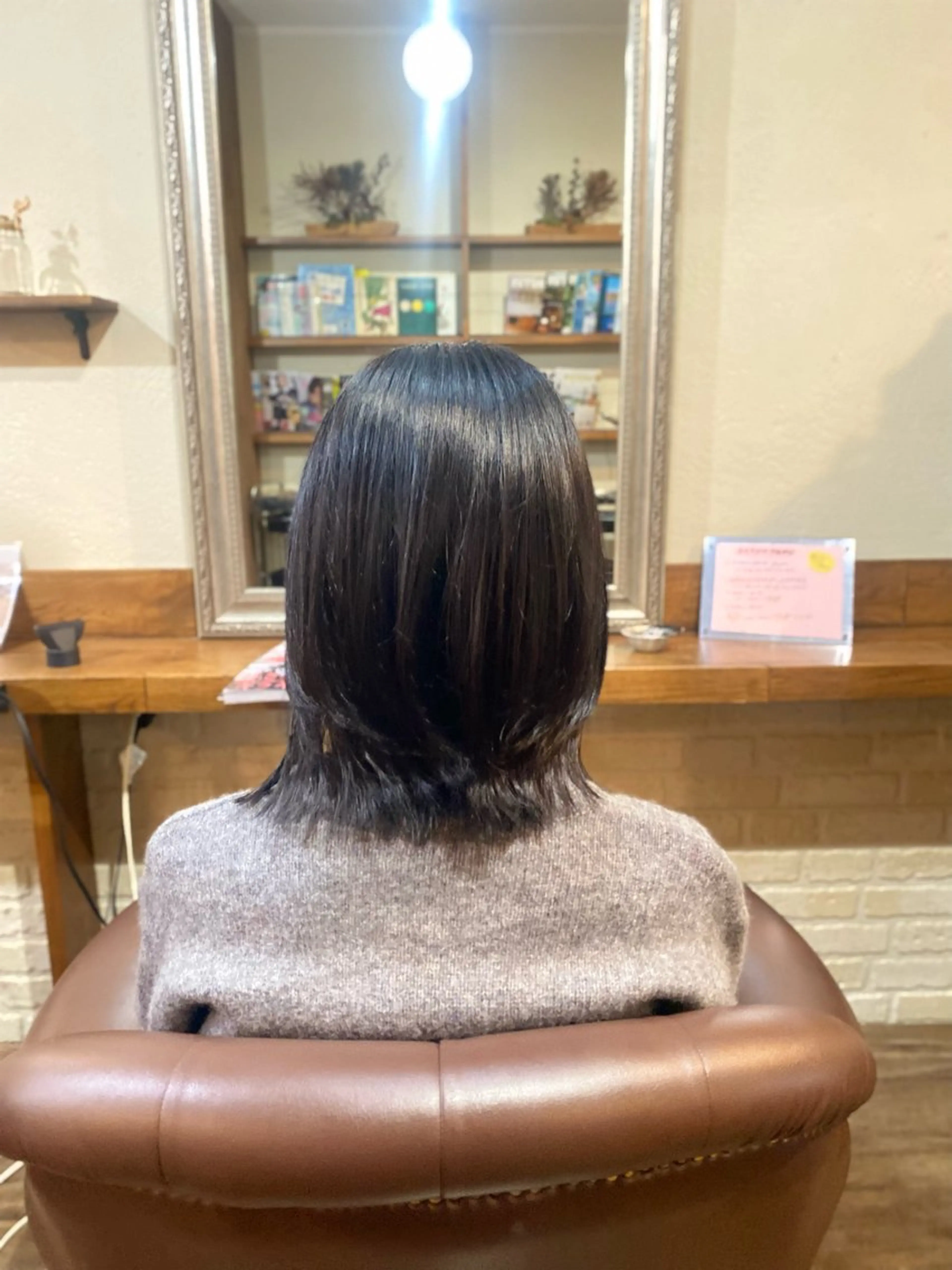 ミディアム 肥田 夕蘭のヘアスタイル