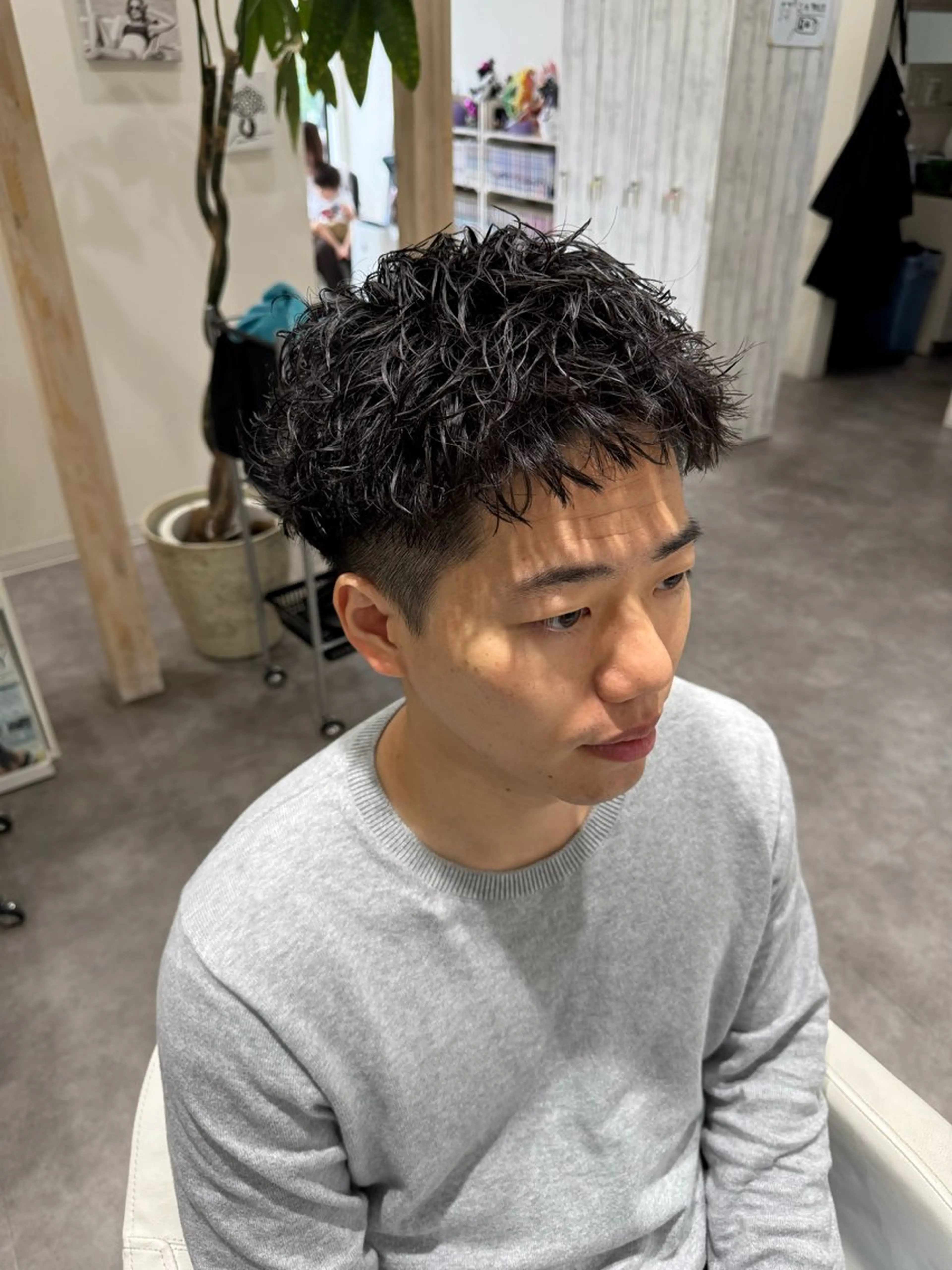 ショート パーマ メンズ アップバング メンズパーマ ショートヘア カット メンズ特化美容師 若林陸のヘアスタイル
