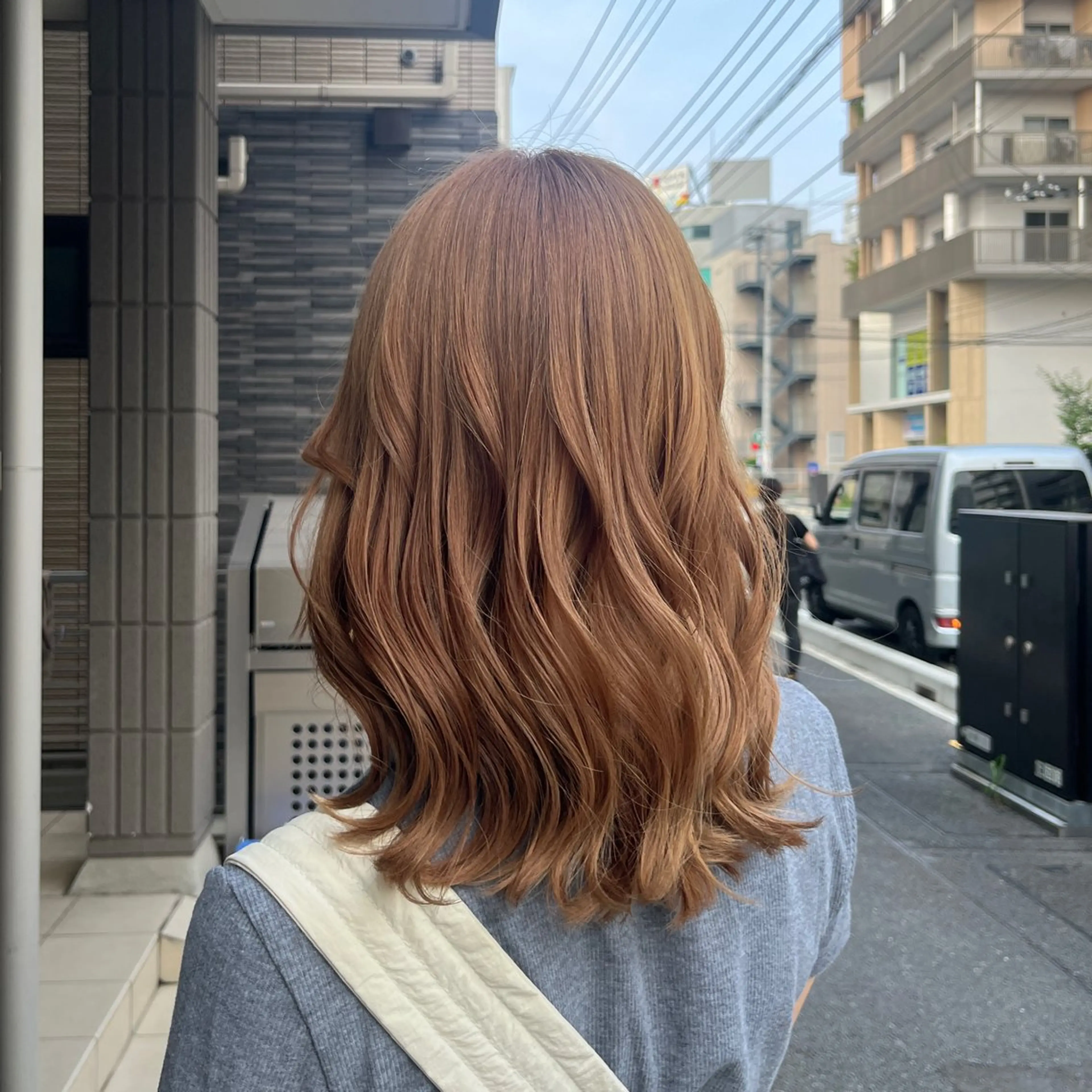 カラー 荒井 茉凜のヘアスタイル