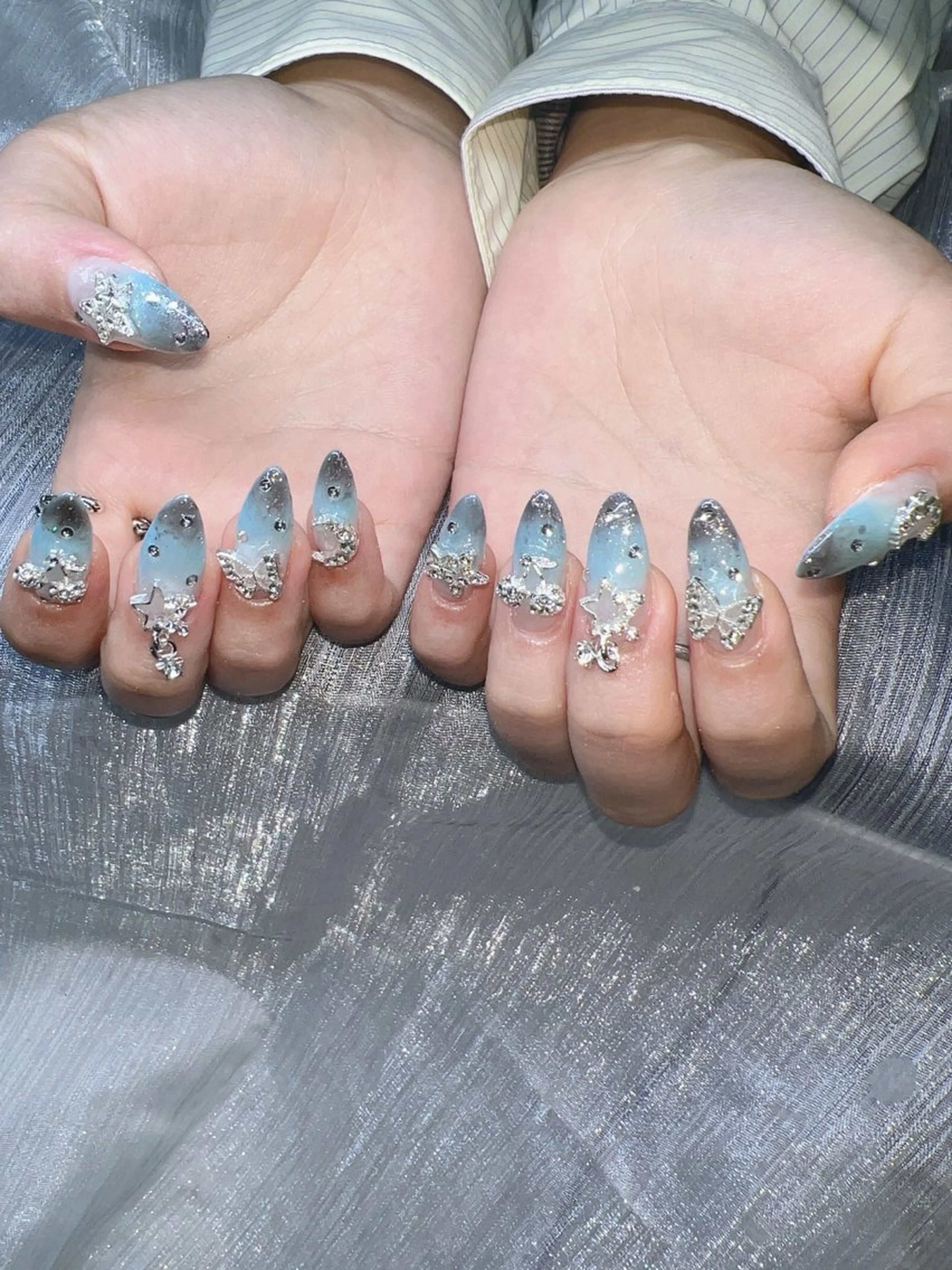 ネイル オーロラネイル チークネイル 長さ出し フットネイル フレンチネイル ハンドネイル Lee Nailsのネイルデザイン