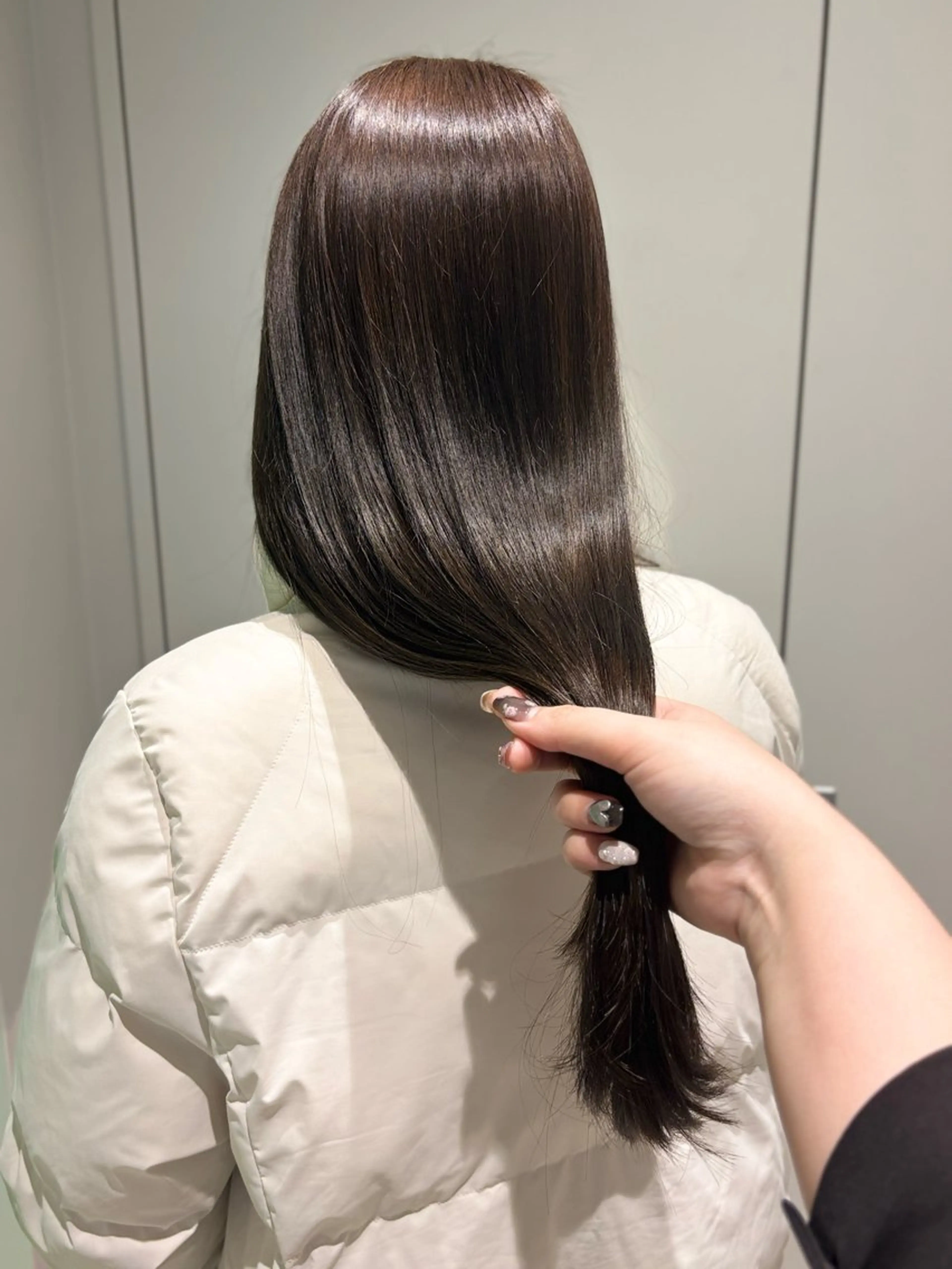 ロング トリートメント 西山 奈那のヘアスタイル