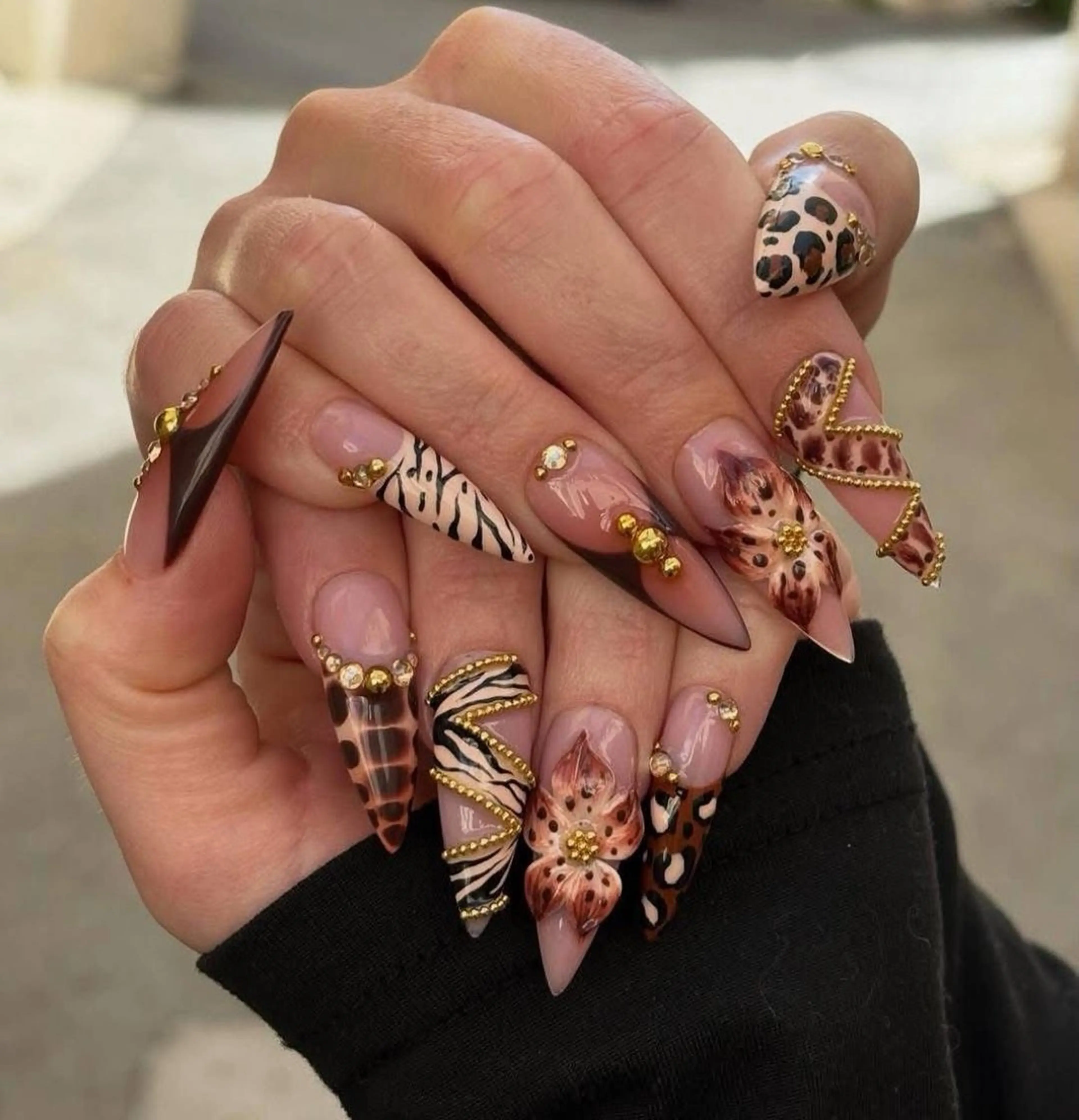 ネイル アートネイル 長さ出し ジェルネイル マグネットネイル ニュアンスネイル ハンドネイル Cloudy Chan Nailのネイルデザイン