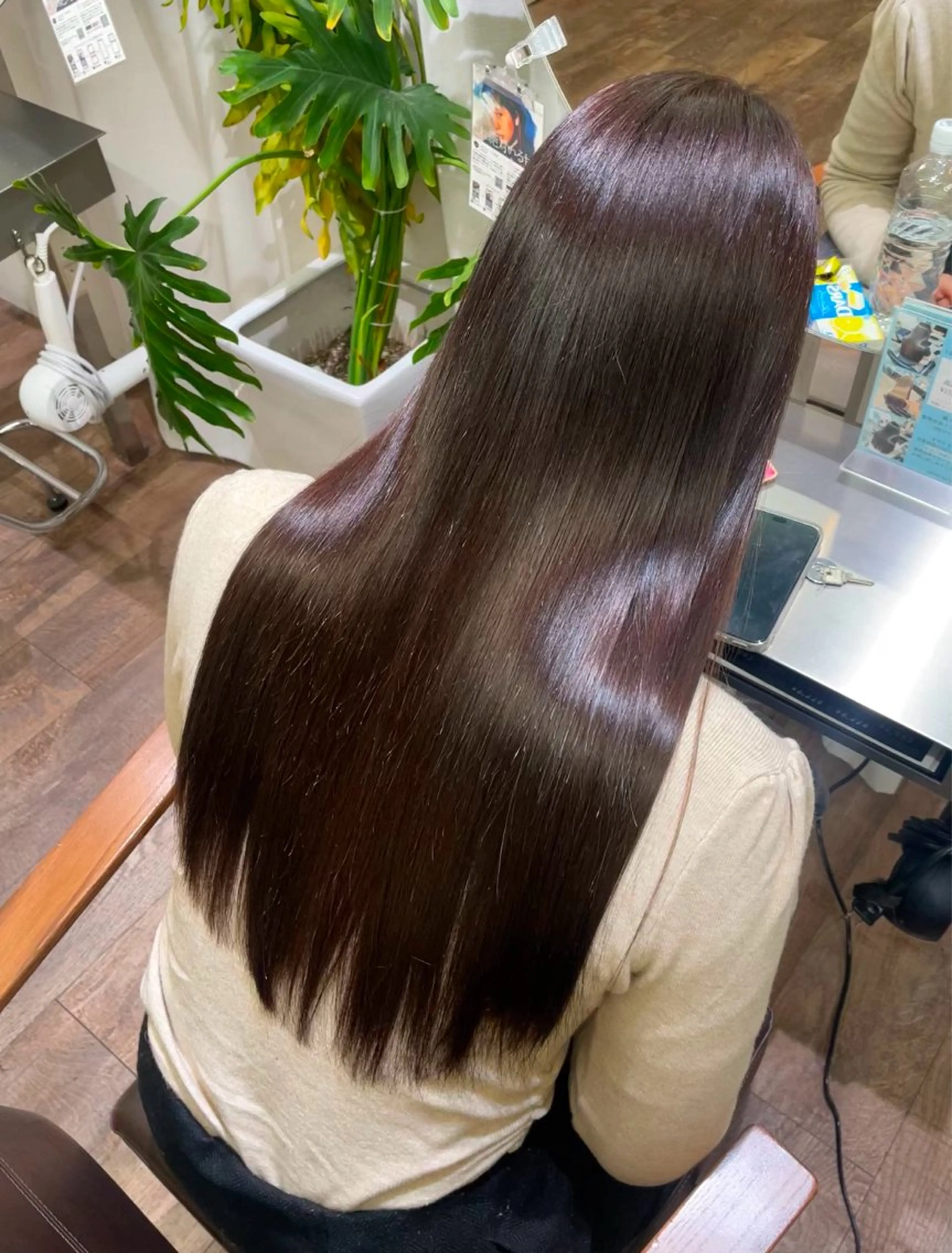 ロング 安達 萌花のヘアスタイル