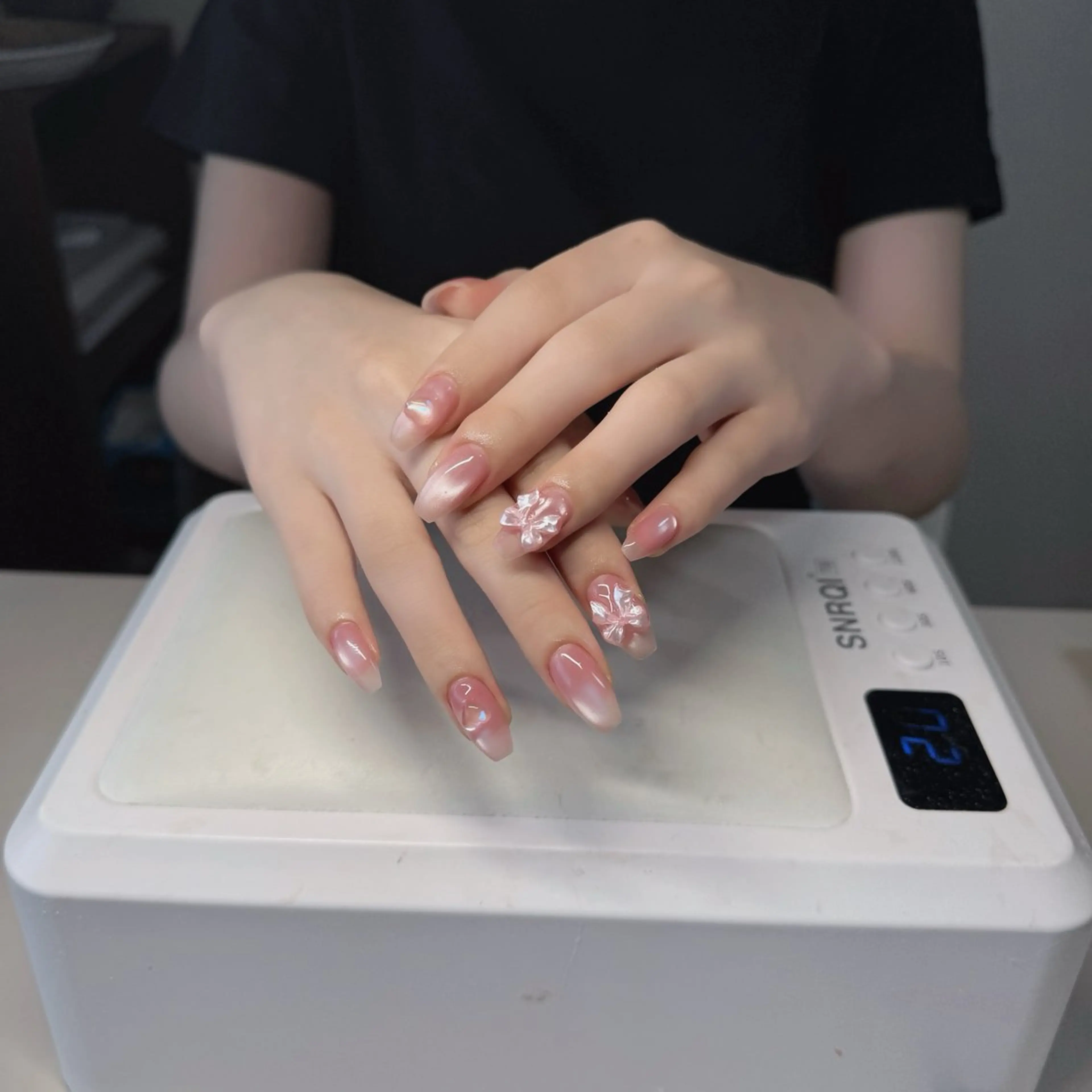 ネイル チークネイル フレンチネイル グラデーション 韓国ネイル マグネットネイル Hana Nailのネイルデザイン