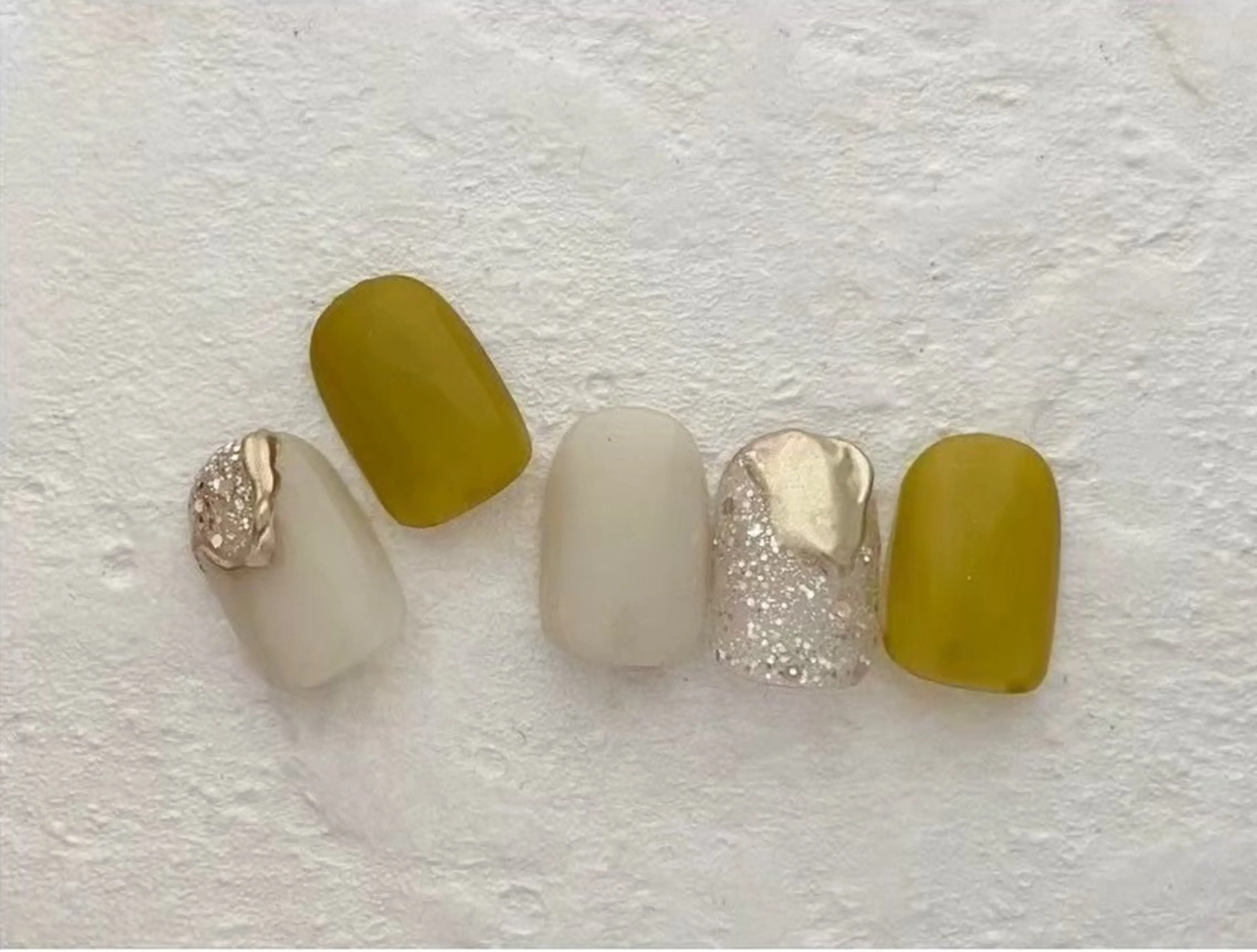 ネイル ミラーネイル 羽原 晴華のネイルデザイン