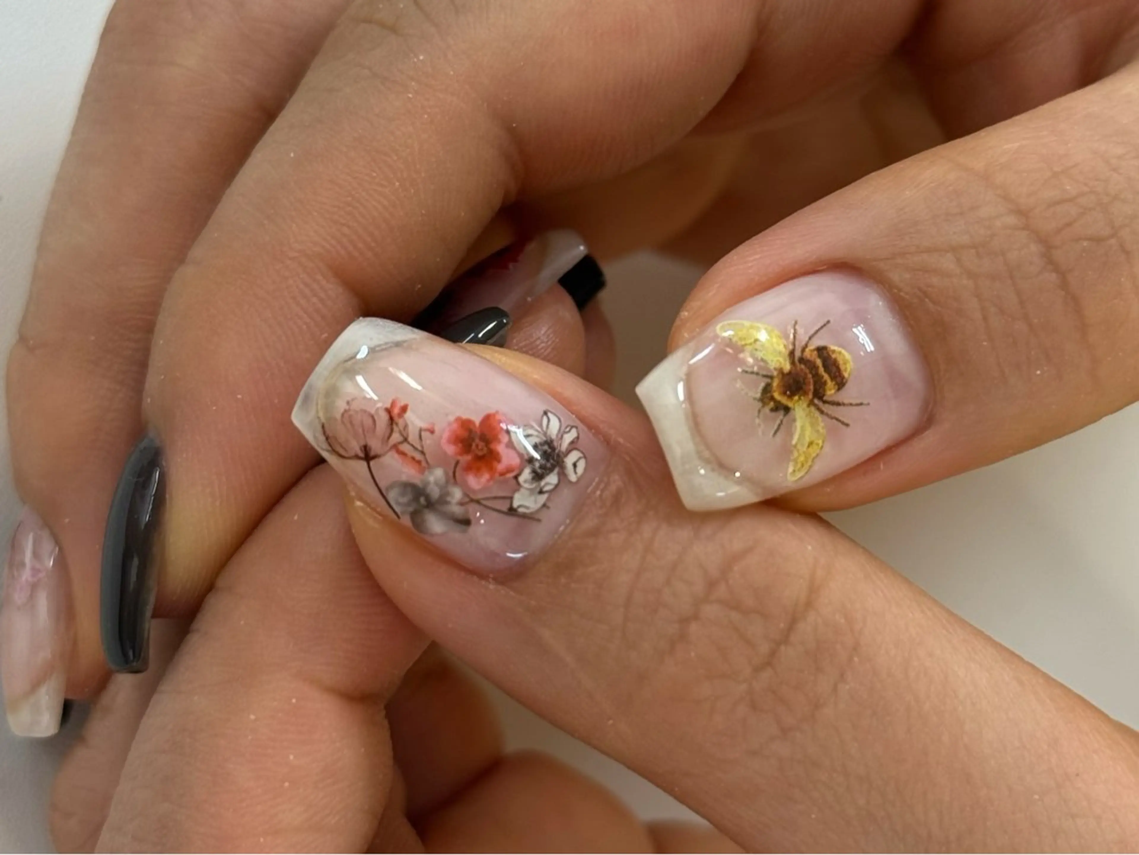 ネイル チークネイル フレンチネイル 韓国ネイル マグネットネイル 持ち込み ハンドネイル Hi nail🎀 池袋kozueのネイルデザイン