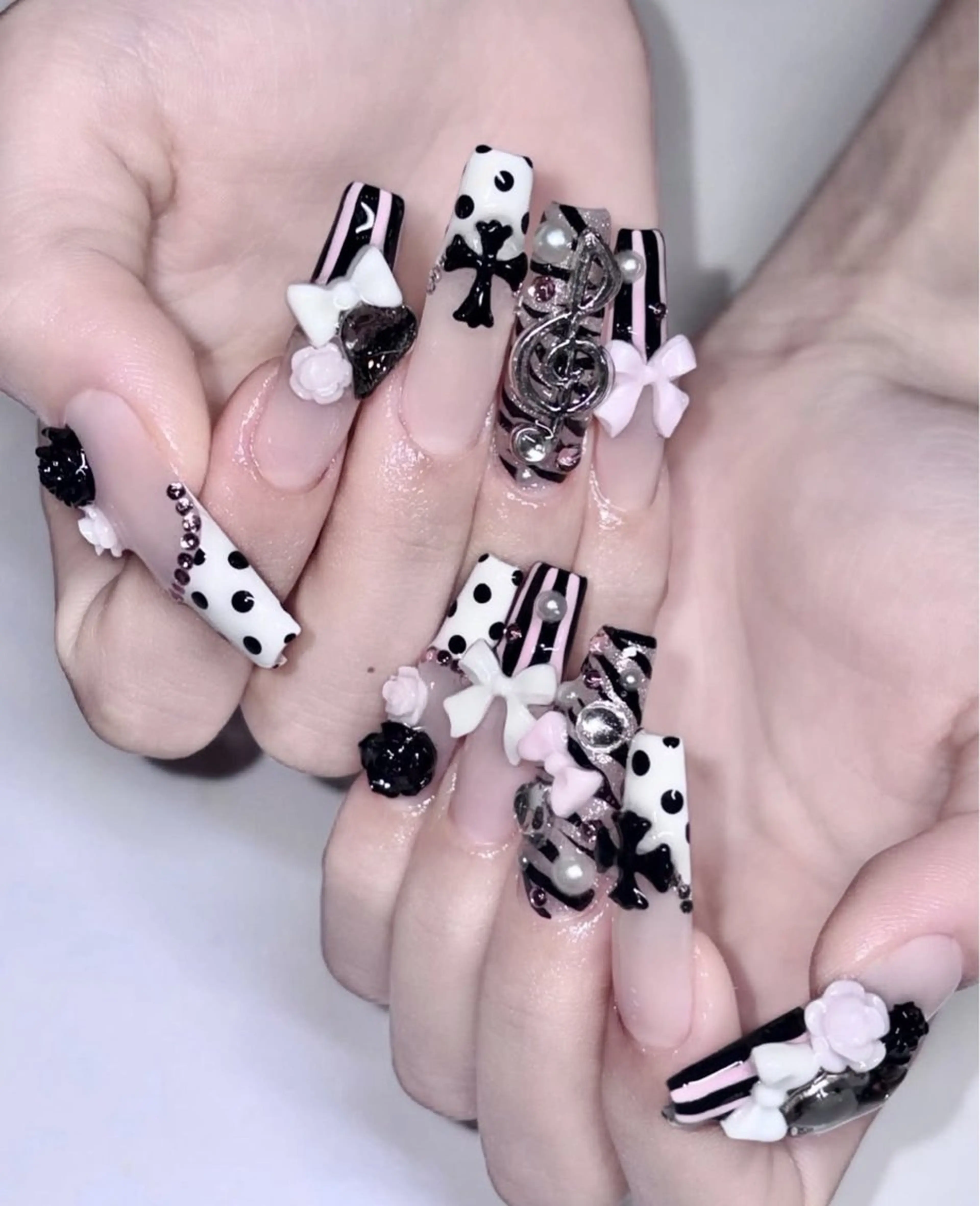 ネイル ハンドネイル LANA NAILのネイルデザイン