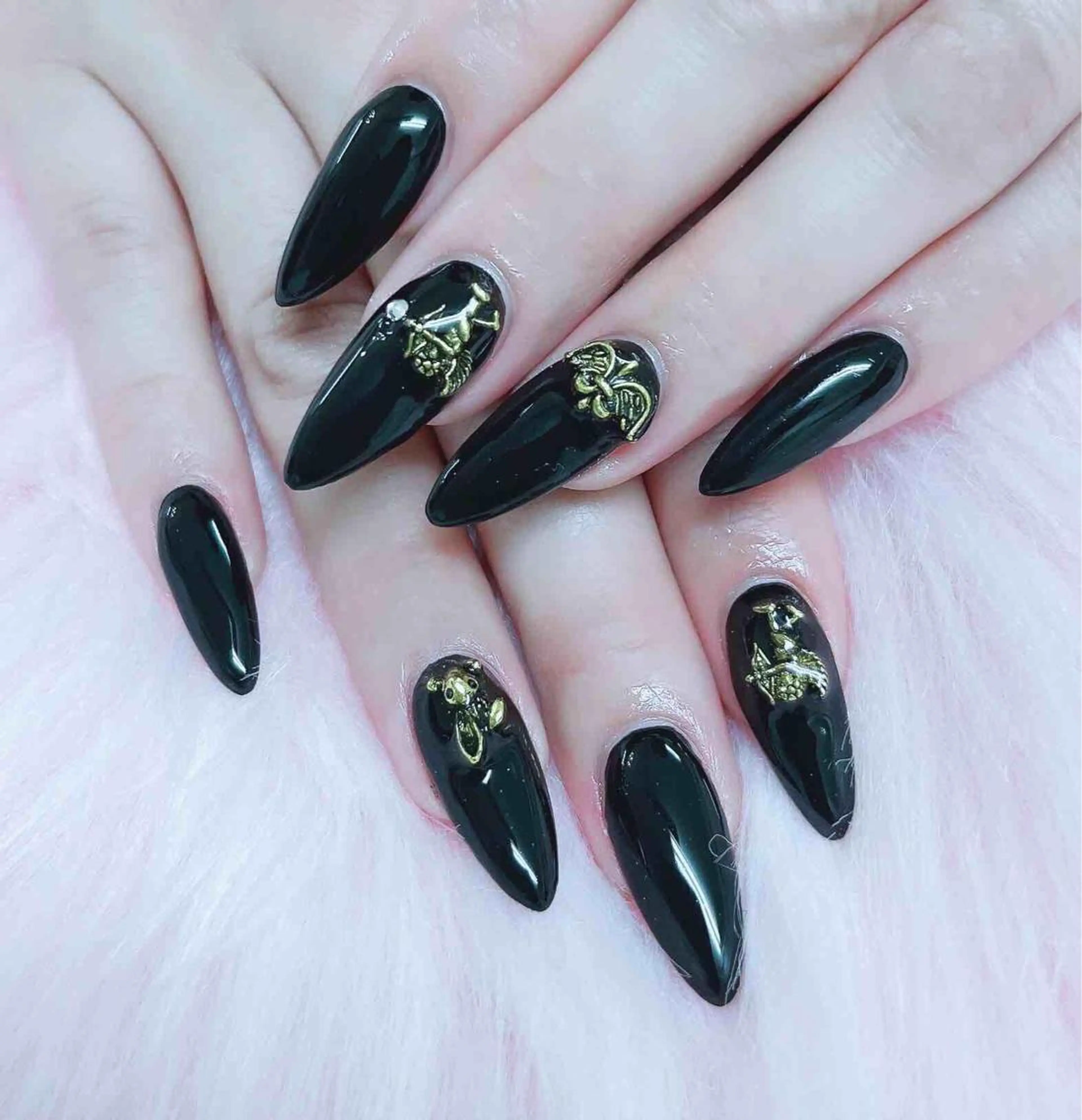 ネイル ハンドネイル MoonNail ユリ🌸のネイルデザイン