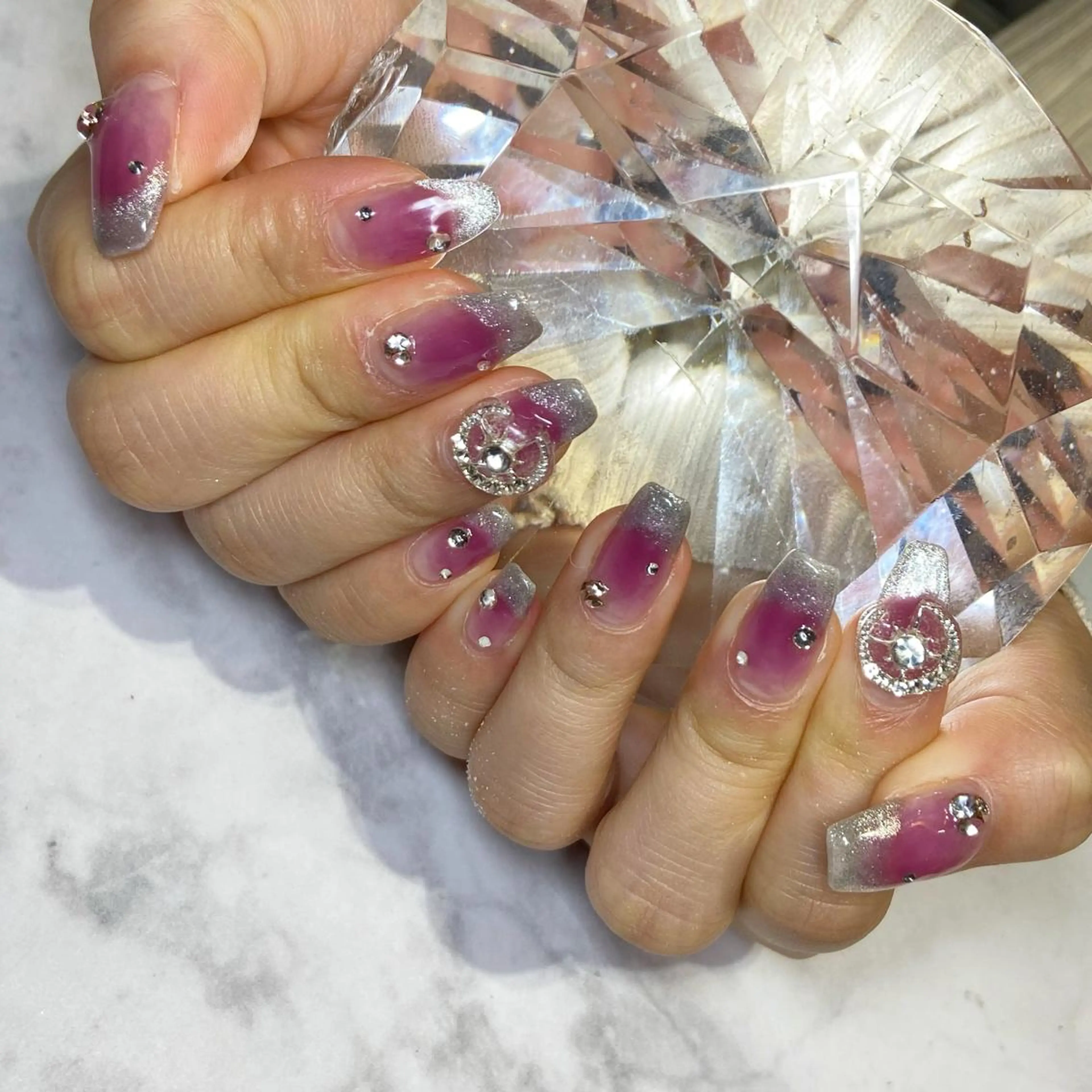ネイル ジェルネイル ソフトジェル ハンドネイル YUN 💅のネイルデザイン