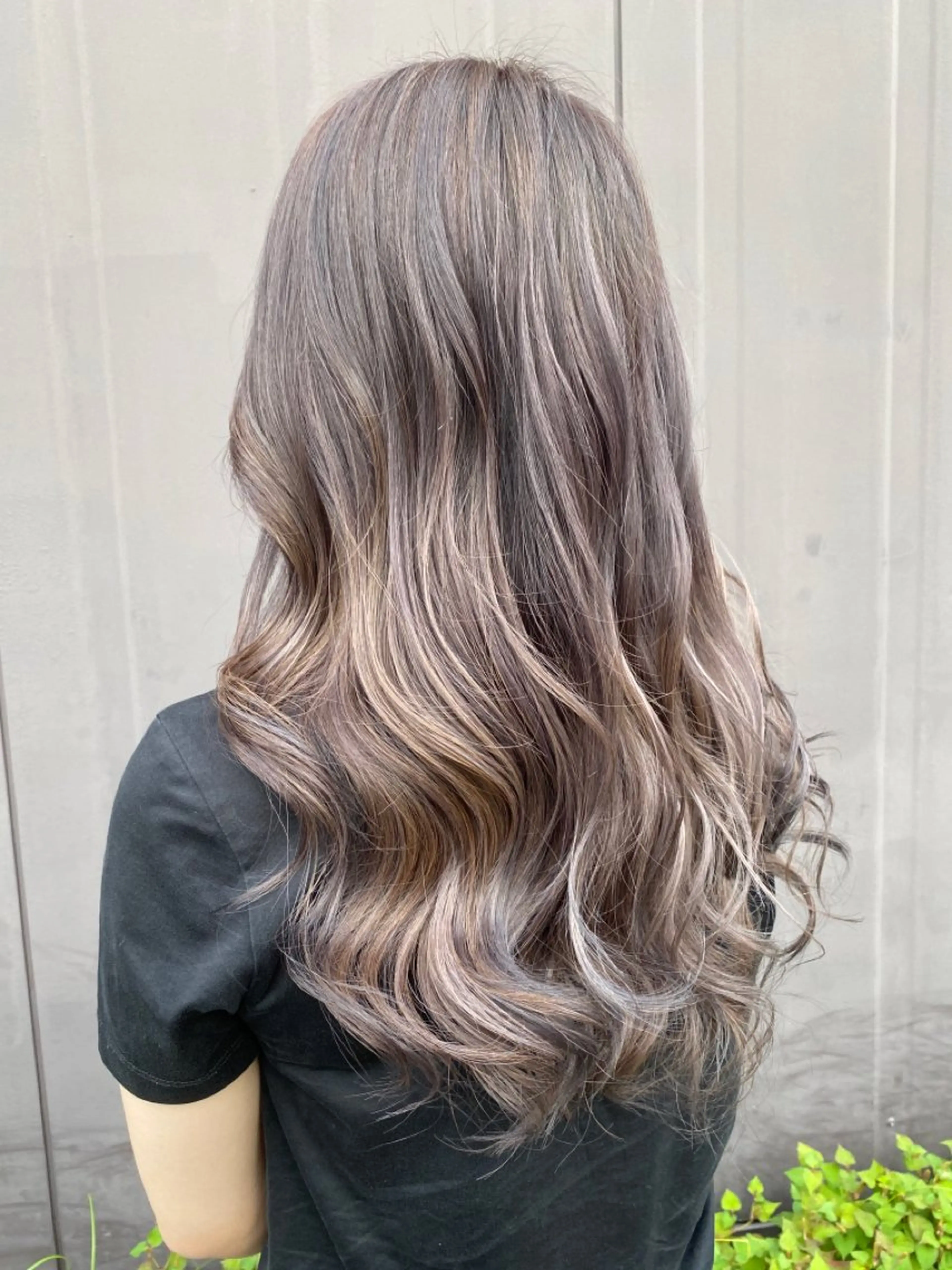 ロング カラー 山西 真琴のヘアスタイル