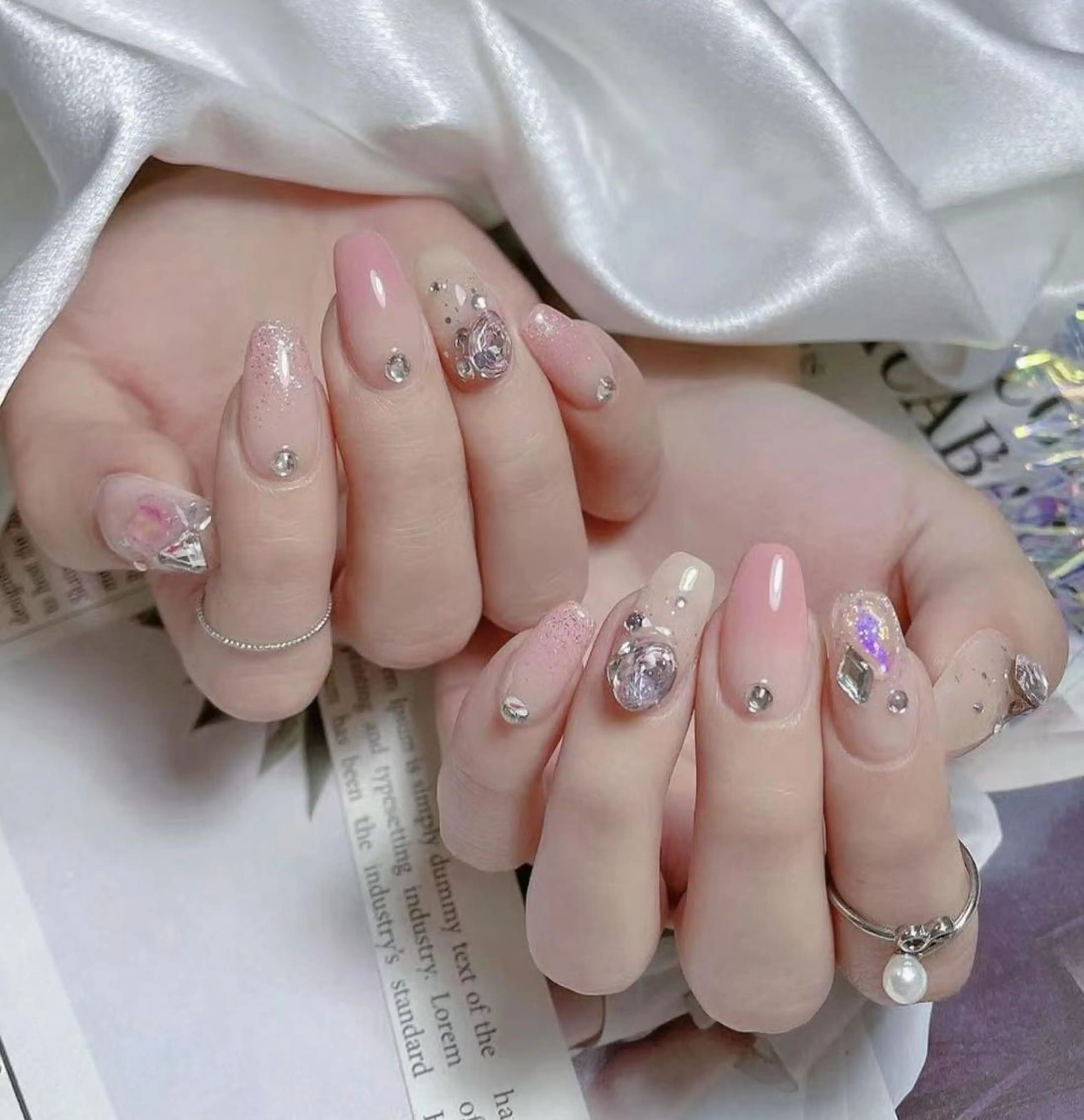 ネイル アートネイル 長さ出し ネイルチップ Queens ciciのネイルデザイン