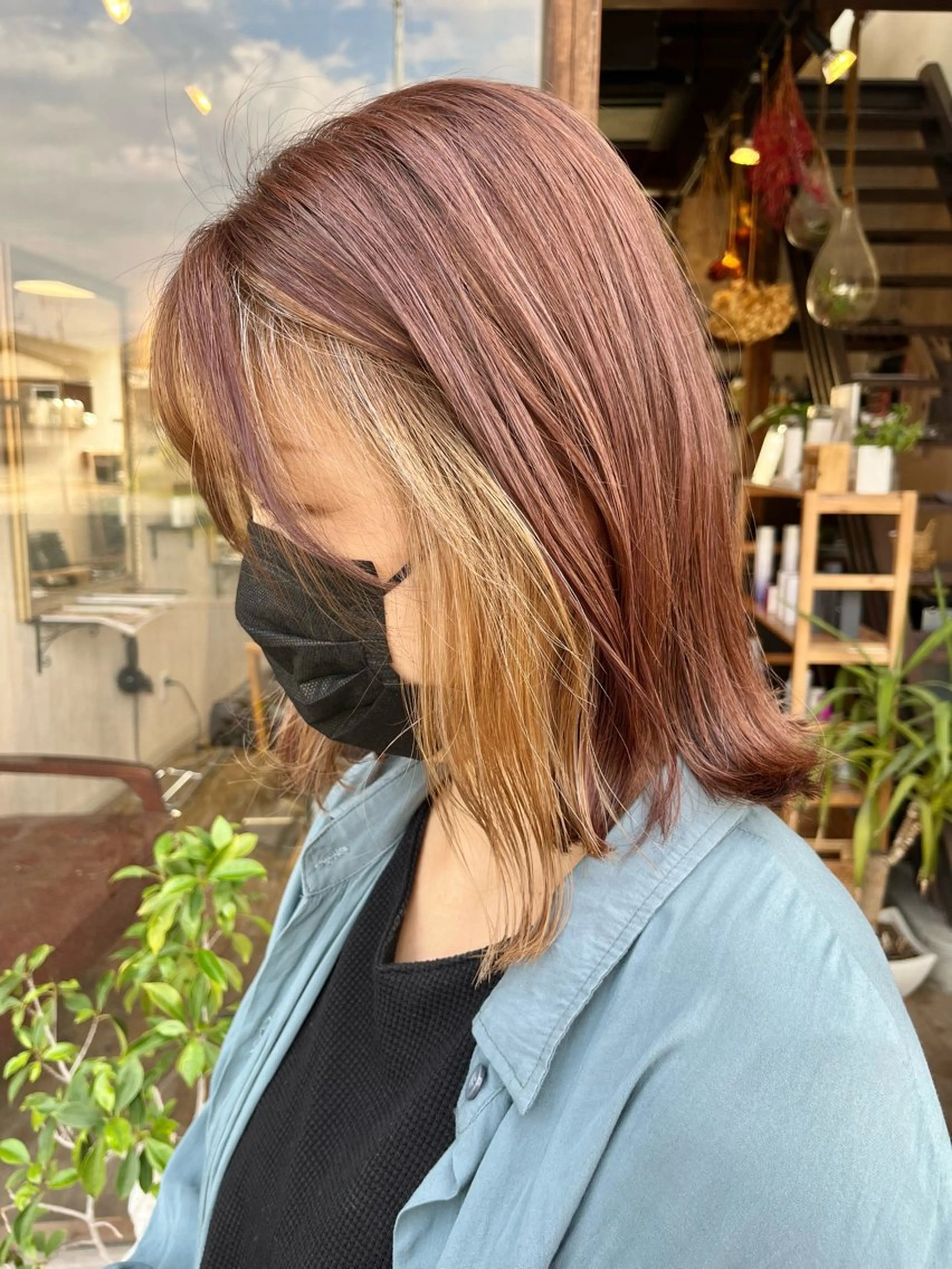 ミディアム ピンクブラウン 顔周りカット ヘアカラー トリートメント . Lｉｅのヘアスタイル