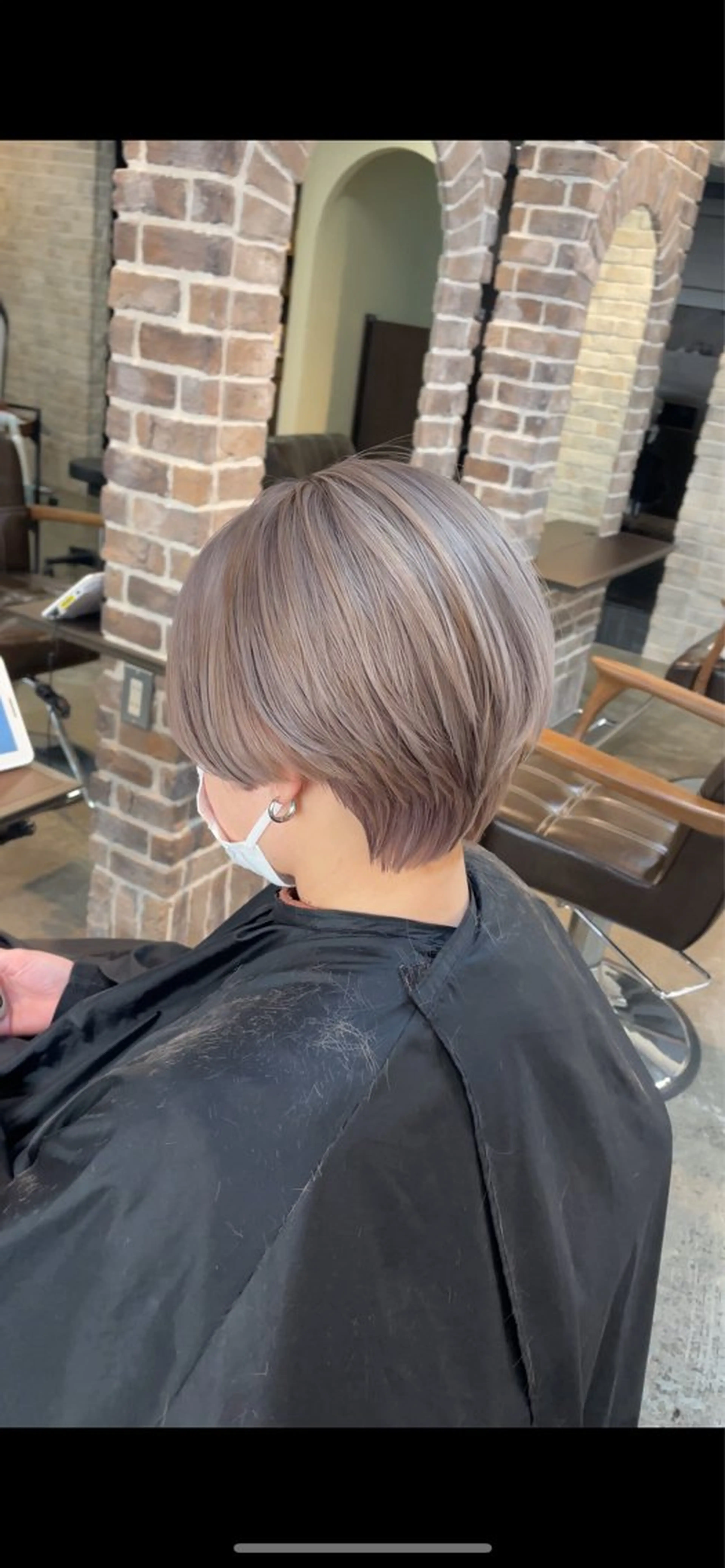 ショート カラー ブリーチ グレージュ ハイトーンカラー 艶カラー/インナー /グラデ/大西小百合のヘアスタイル