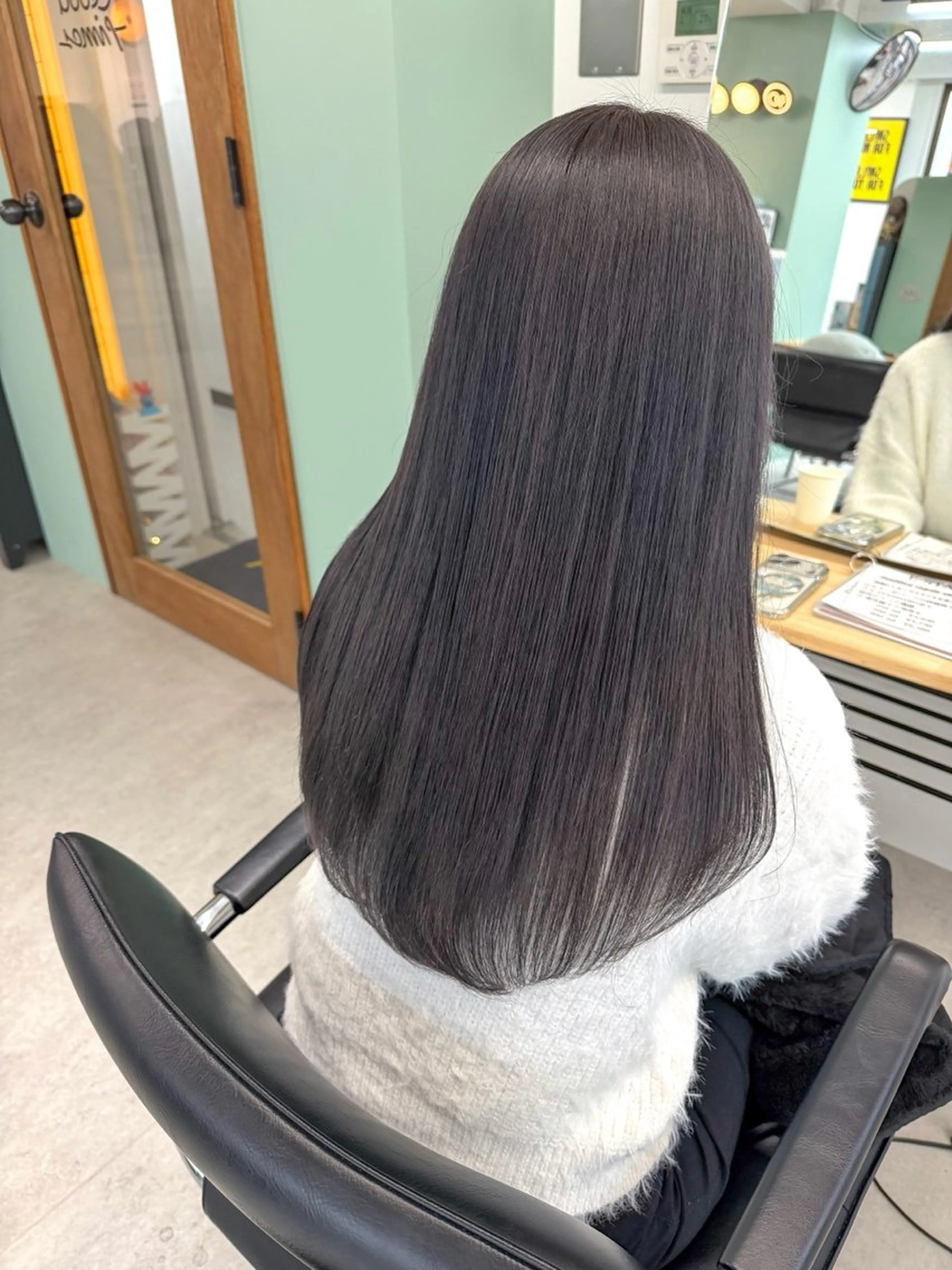 ロング 菅野 亮乙のヘアスタイル