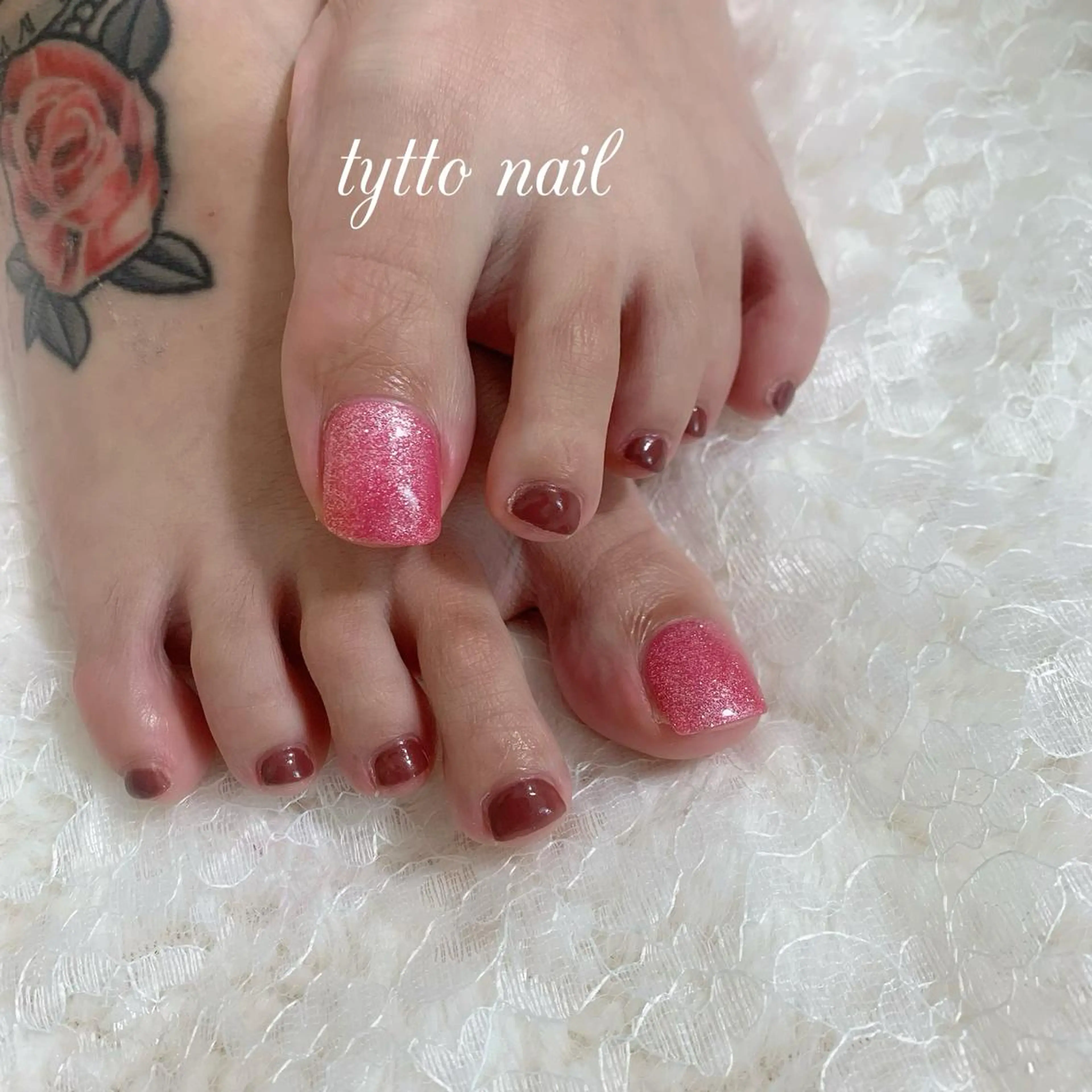 ネイル ブラウン フットネイル ラメ(グリッター) オフィスネイル ワンカラーネイル フットネイル tytto nail ❤︎‪‪eri‪‪のネイルデザイン