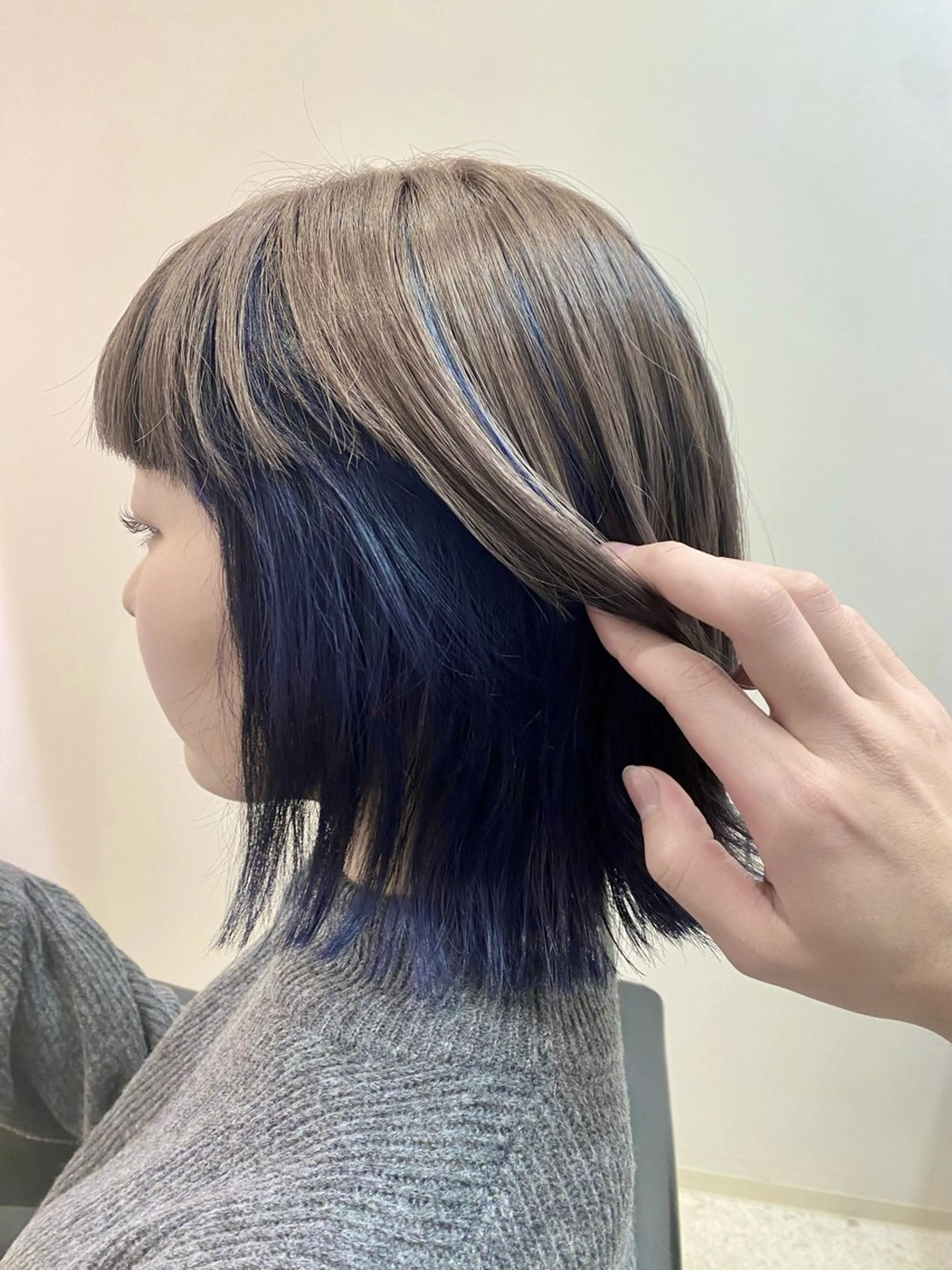 ショート カラー 黒髪 ブルーカラー ブルーブラック カット ヘアカラー トリートメント 韓国🇰🇷艶髪 ケアカラーSHURIのヘアスタイル