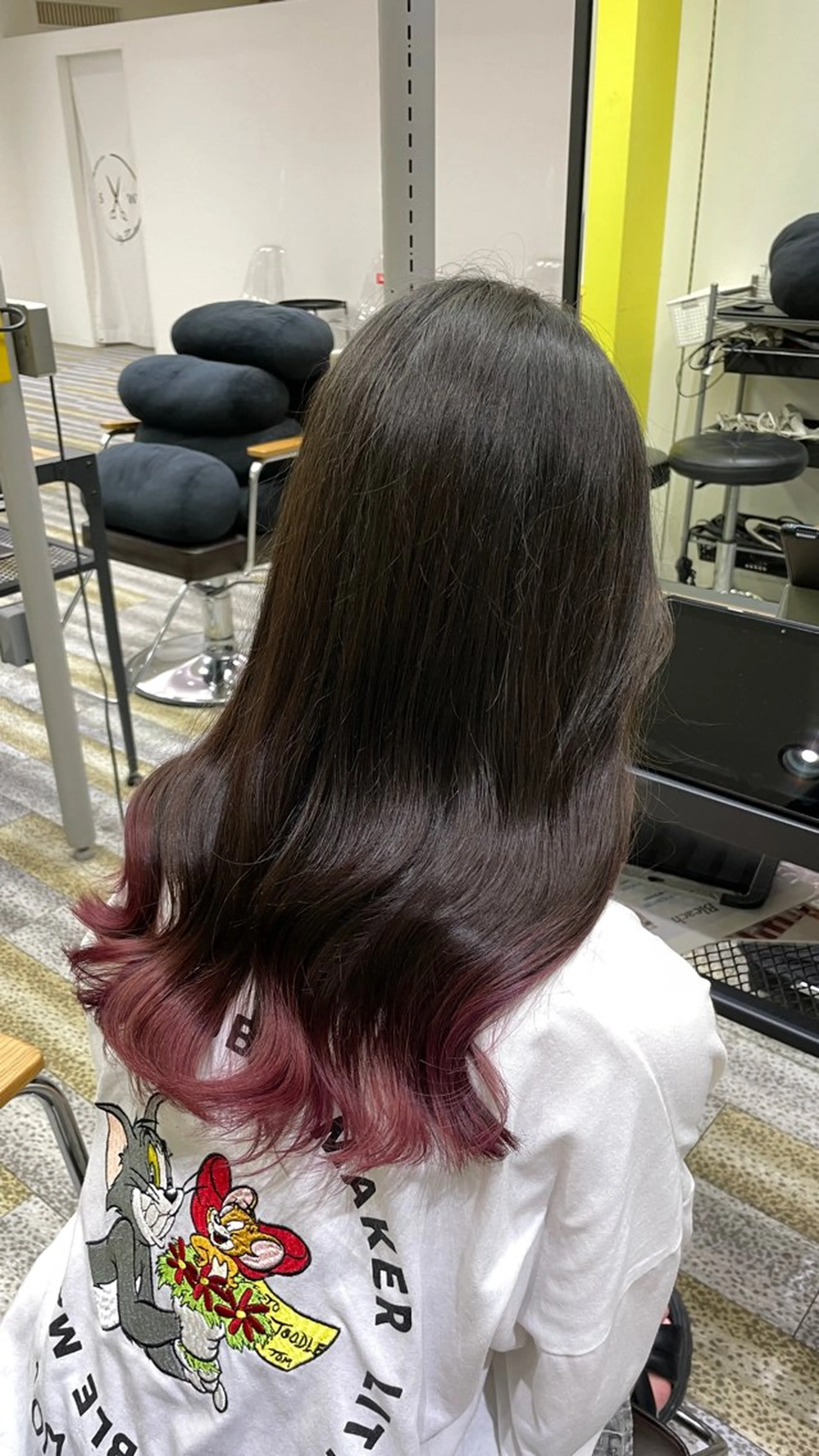 カラー 鈴木 ねねのヘアスタイル