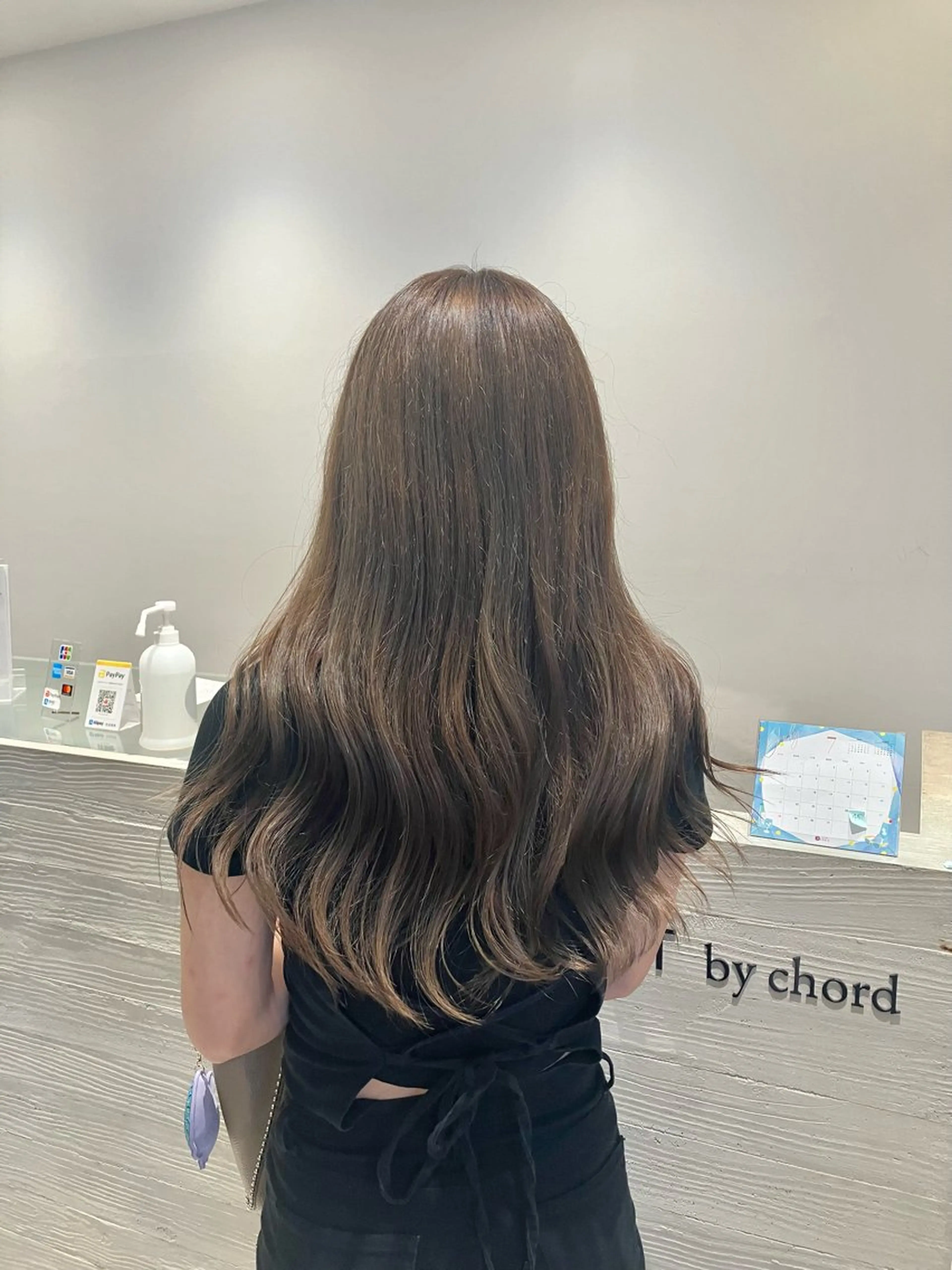 ロング カラー ベージュカラー ハイライトカラー ハイライト サキ🤍ハイトーン 🩰くびれ巻きヘアのヘアスタイル