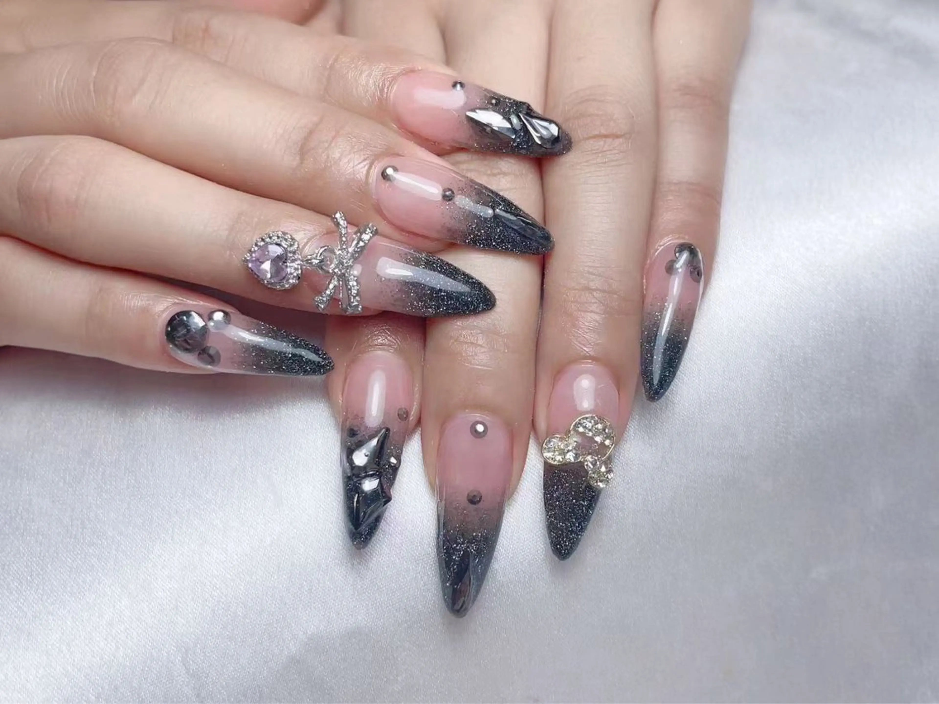 ネイル ハンドネイル ルラワンネイル エンのネイルデザイン