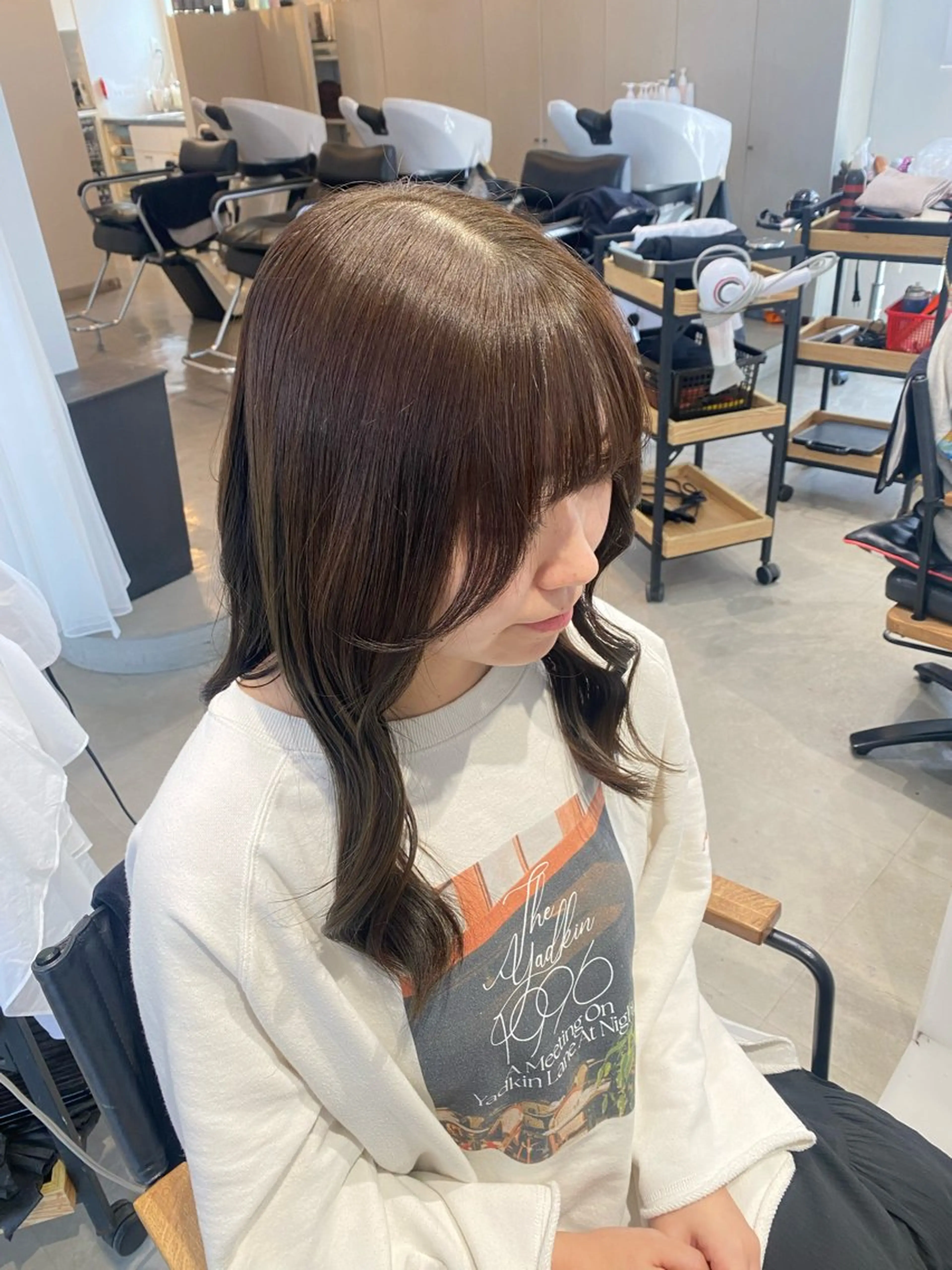 ロング カラー APREKO 葵のヘアスタイル