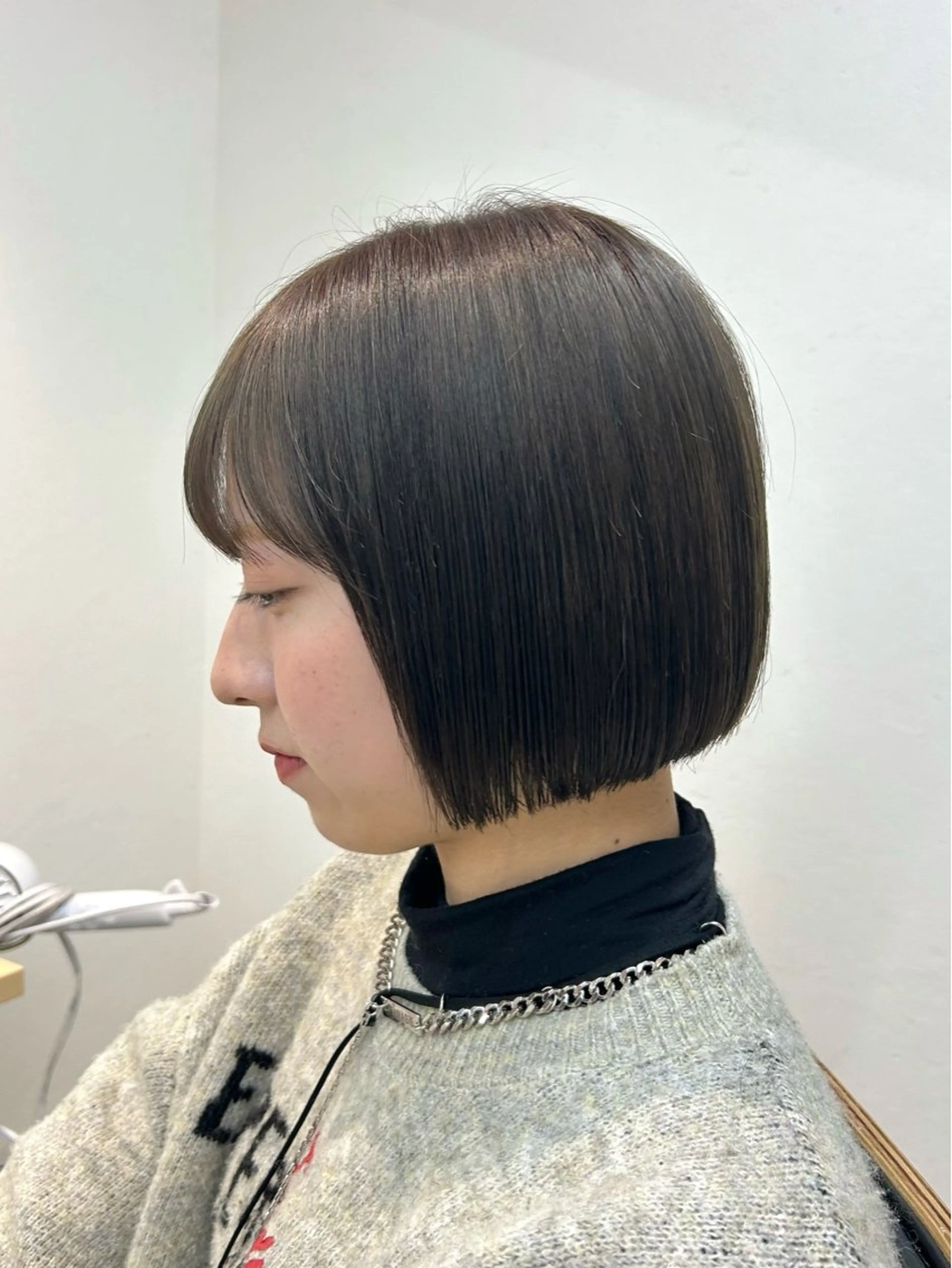 ミディアム カラー ボブ カット ヘアカラー トリートメント 艶カラー/レイヤー/ ハイトーン/まなみのヘアスタイル