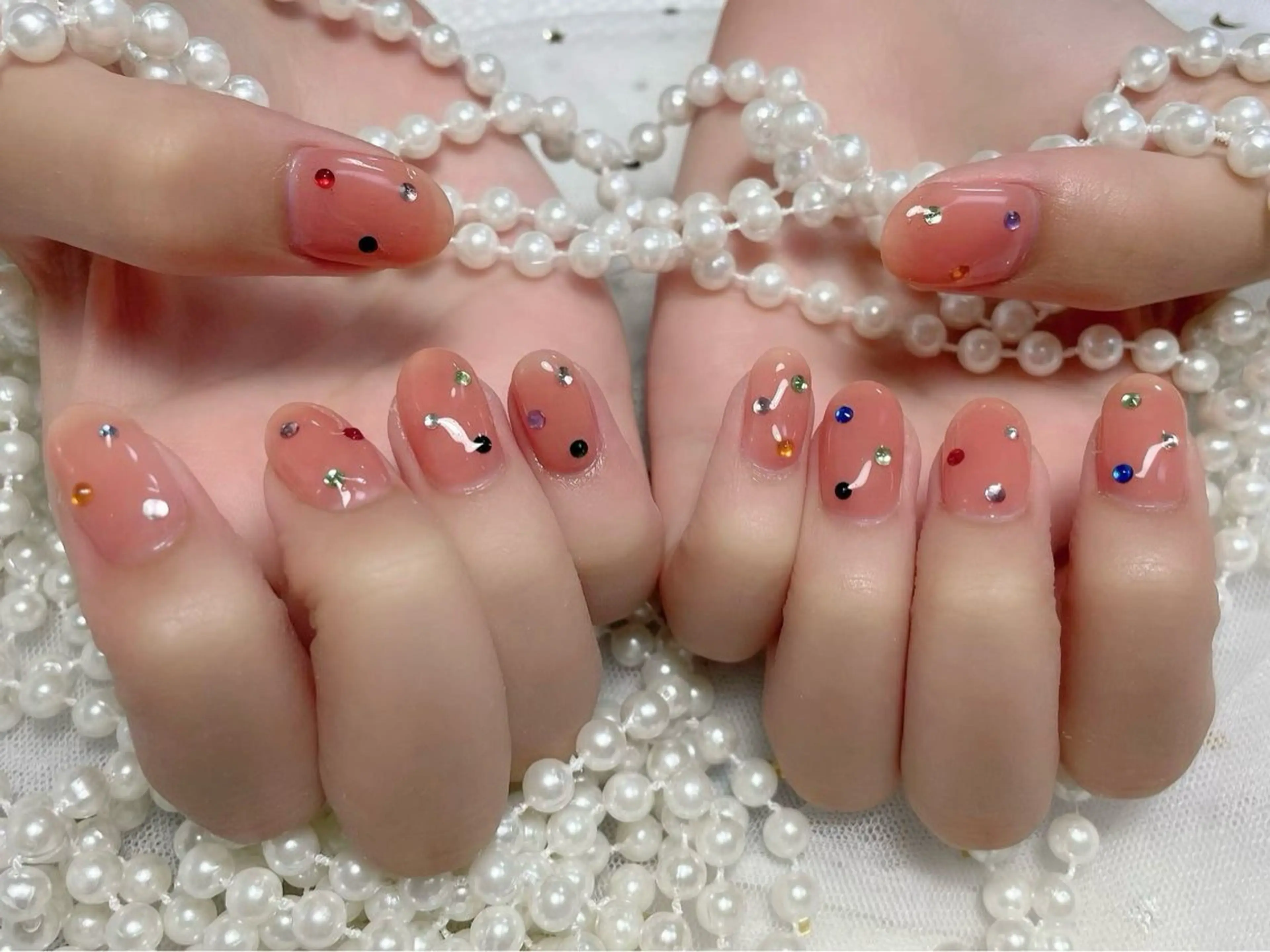 【ハンド】⭐️ミニモ限定価格⭐️初回ジェルオフ無料ケア込み✨ワンカラー+ストーン埋め尽くしコース🩷の写真