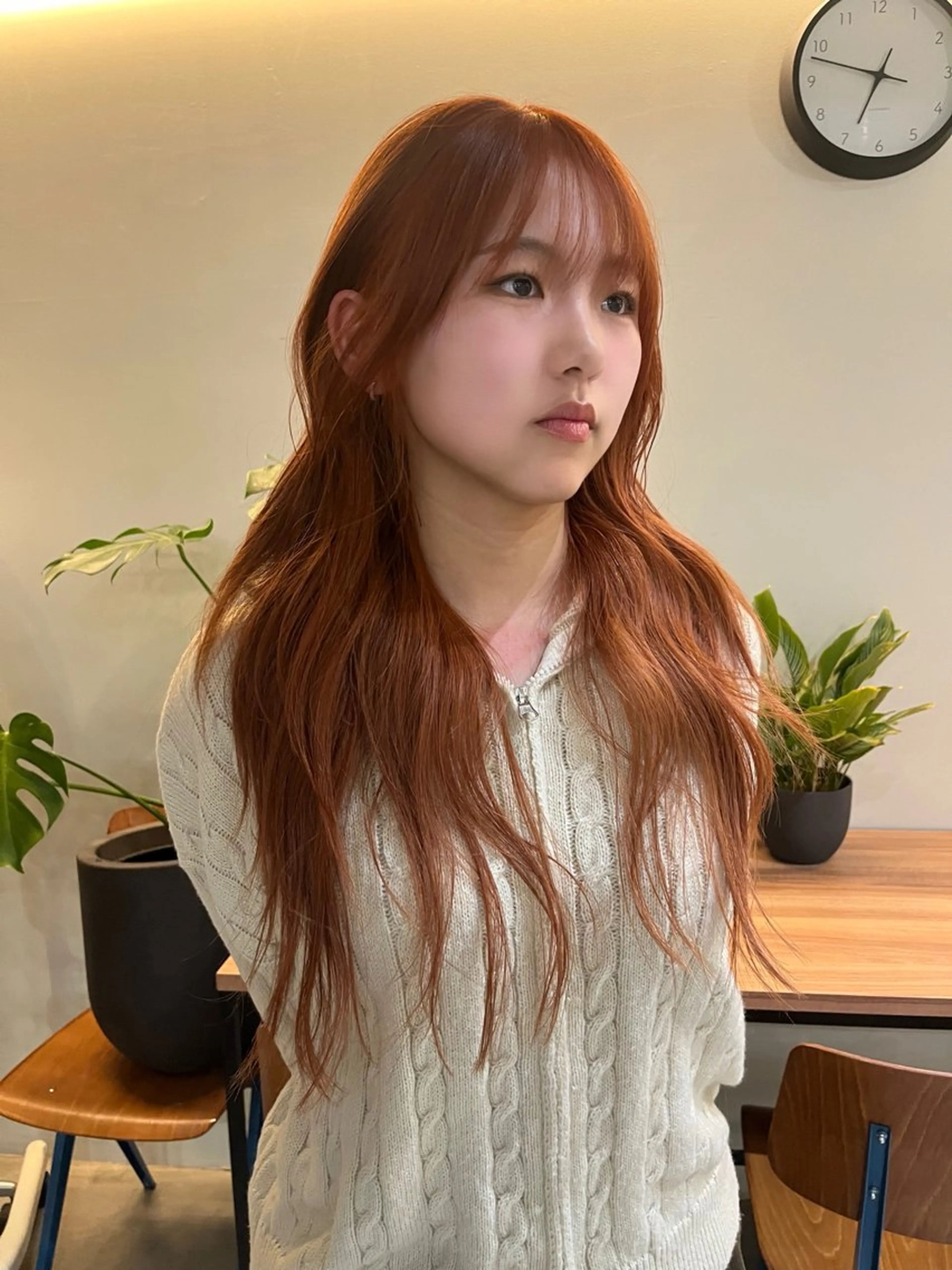 ロング アッシュ オレンジブラウン 顔まわりレイヤー ハッシュカット 韓国風ヘア カット ヘアカラー レイヤーカット\ウル フ　chinatsuのヘアスタイル