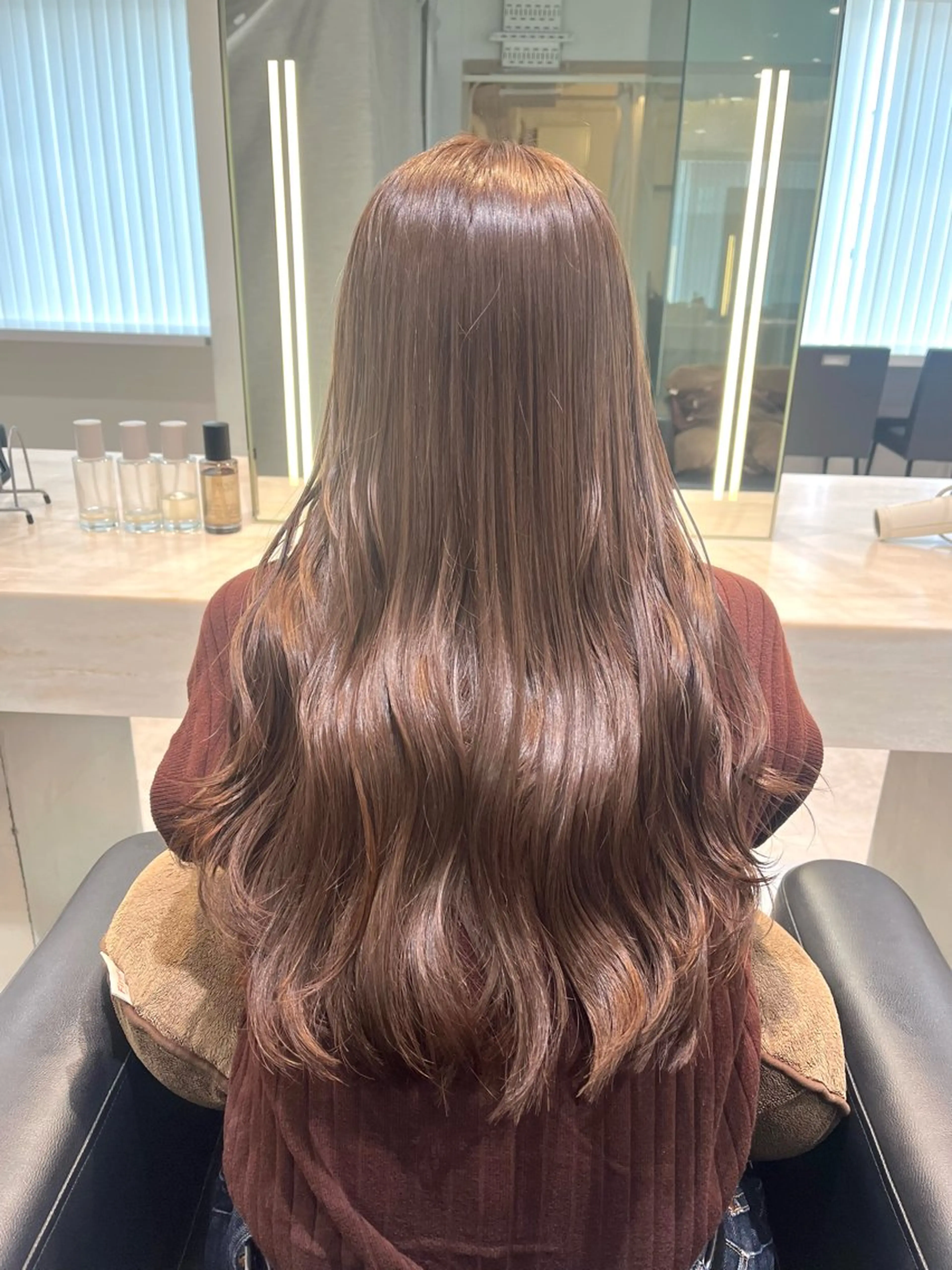 ロング カラー ベージュカラー セピアベージュ トリートメント カット ヘアカラー トリートメント 透明感カラー/ 髪質改善/レイヤーのヘアスタイル