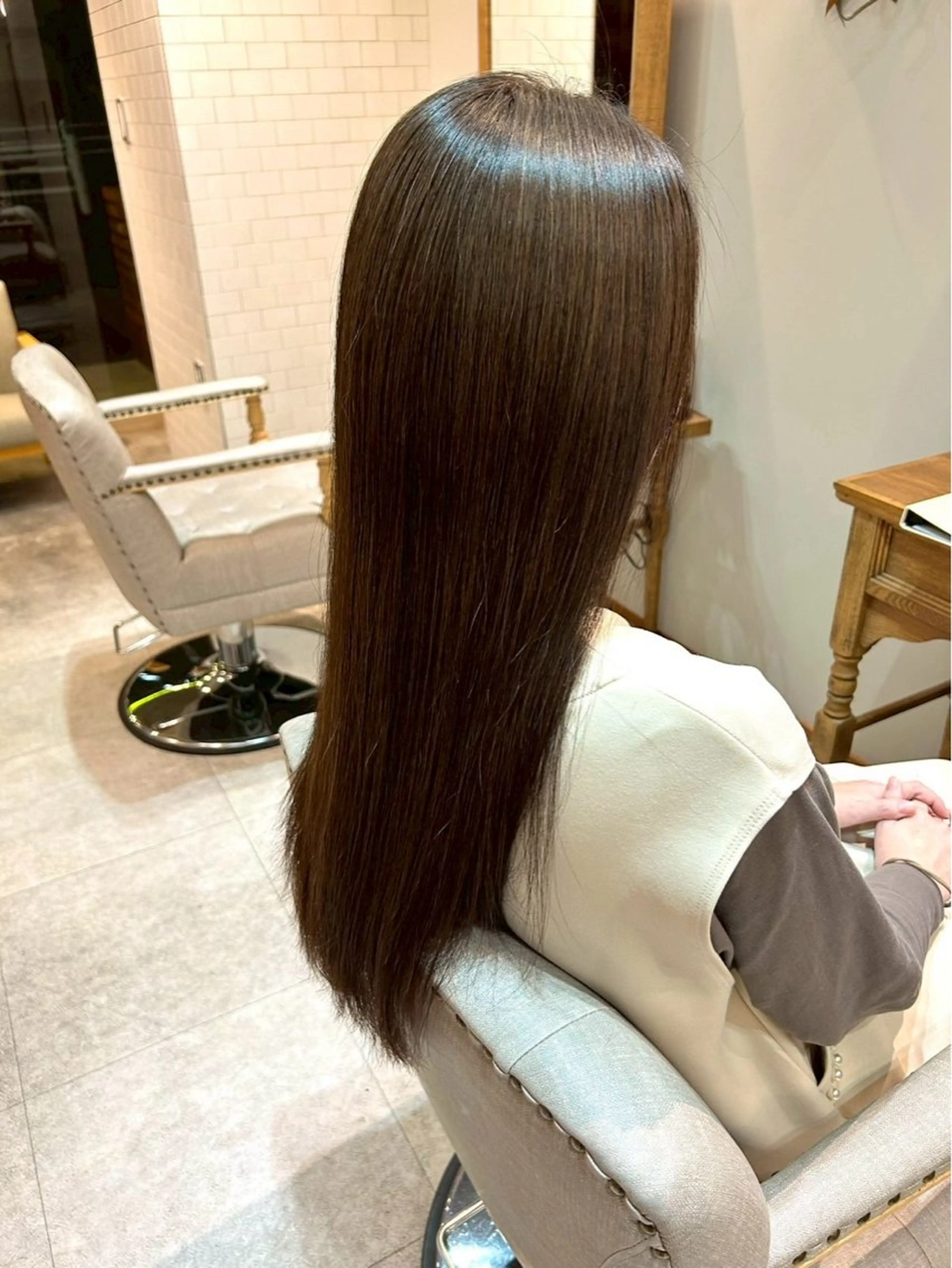 カラー オリーブカラー ヘアカラー 猿渡 桃花のヘアスタイル