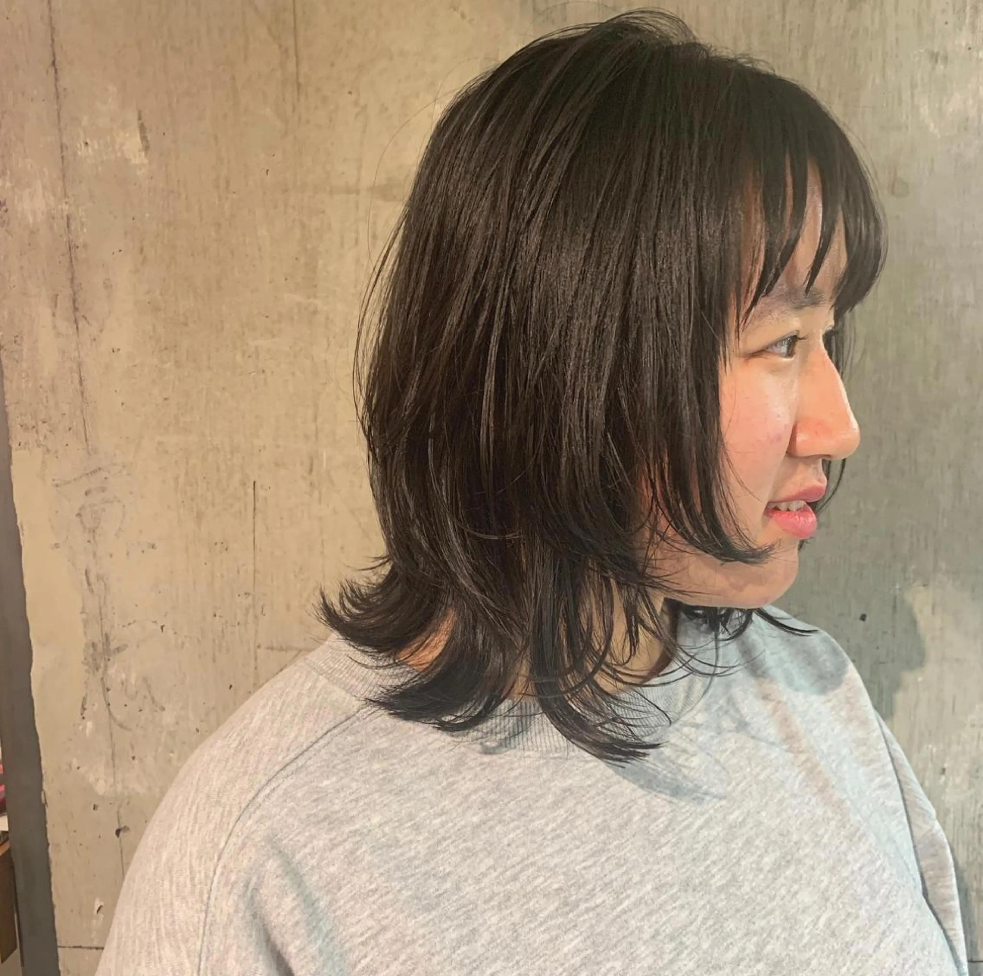 ミディアム 顔周りカット レイヤーカット iLi所属・iLi 《イリ》のヘアスタイル