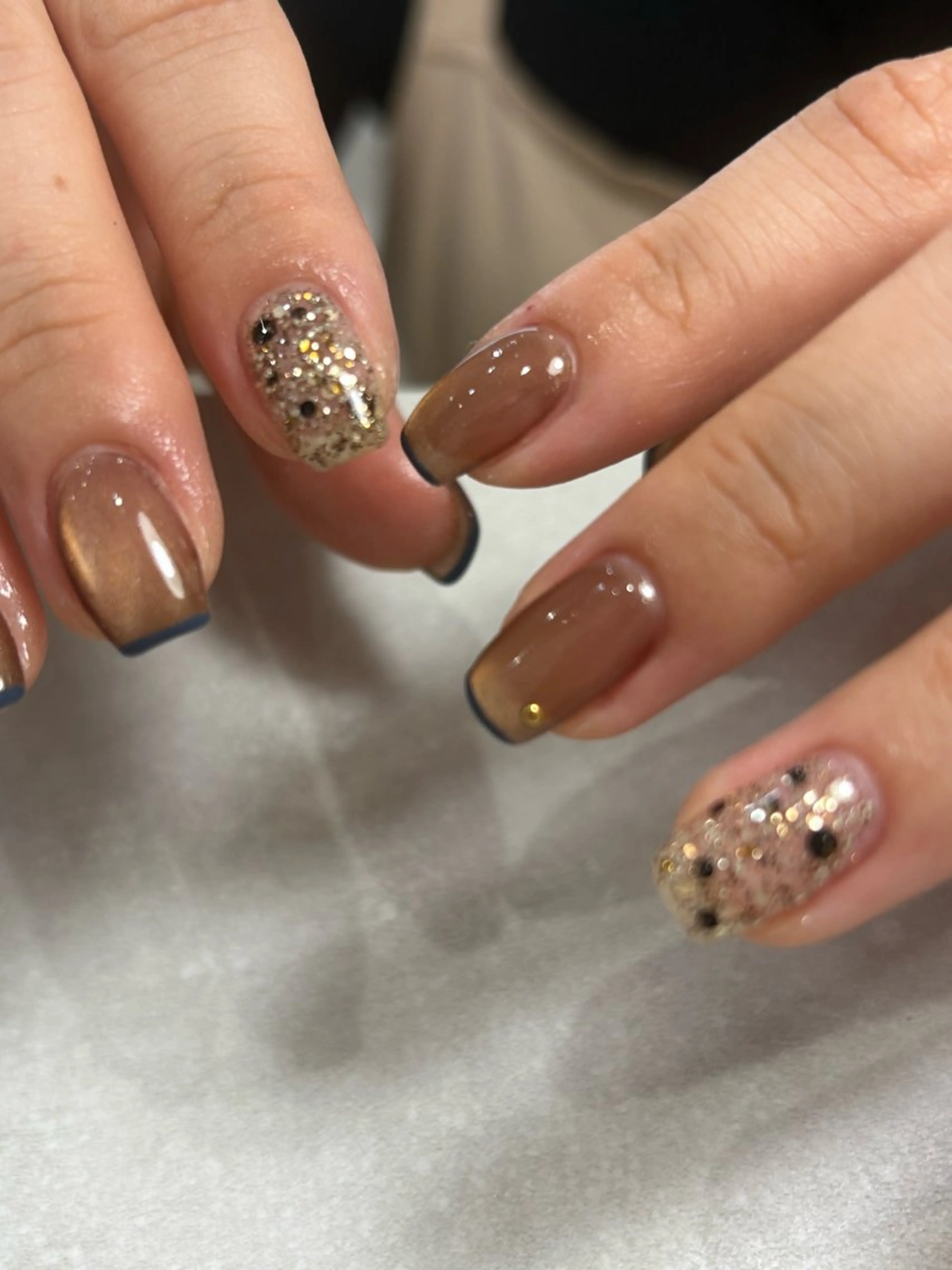 ネイル フレンチネイル ラメ(グリッター) マグネットネイル ハンドネイル 【 Lea's 】 kaedeのネイルデザイン