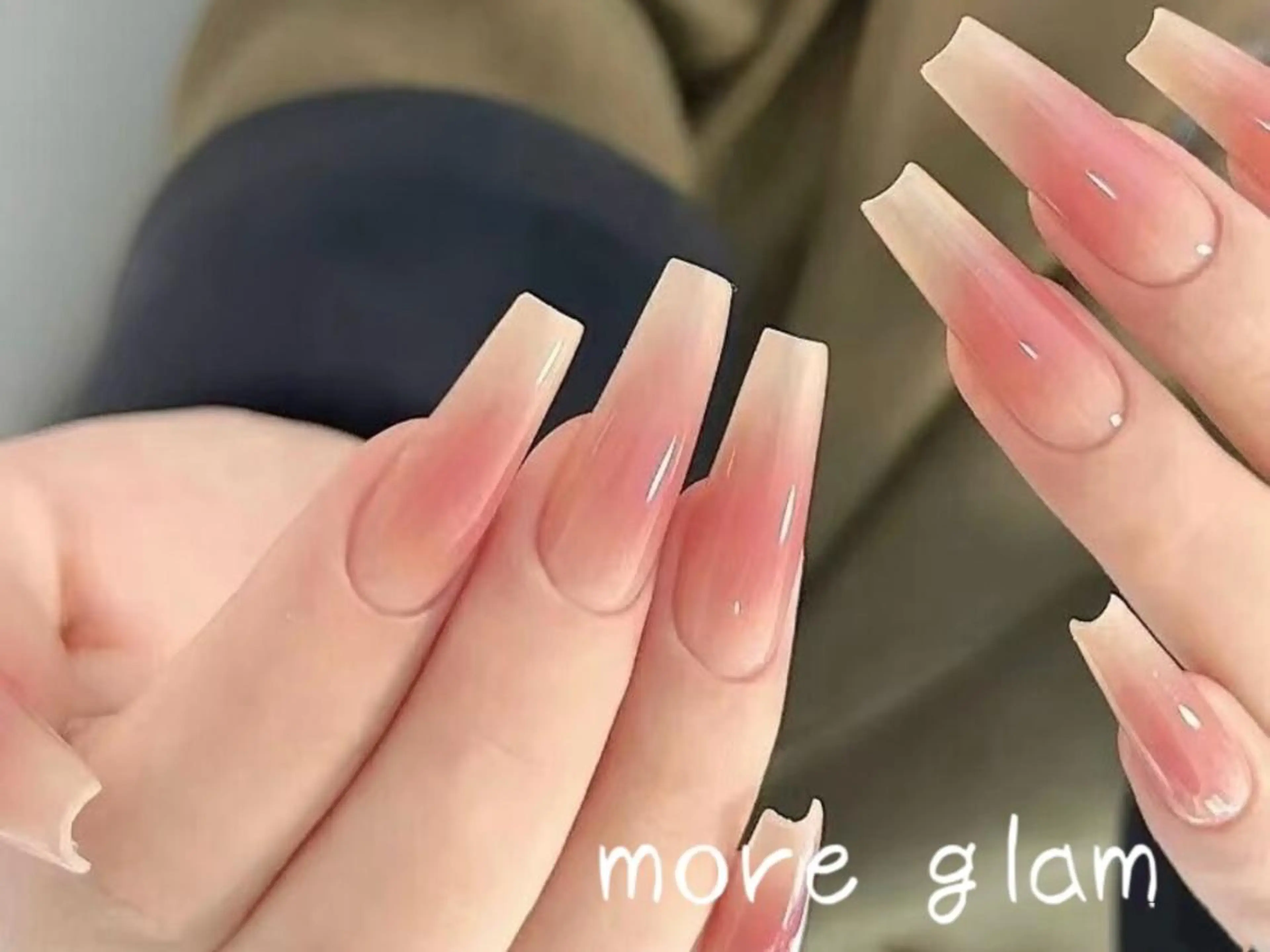 ネイル 長さ出し フットネイル フレンチネイル ジェルネイル ガラスフレンチ MoreGlam ネイルのネイルデザイン