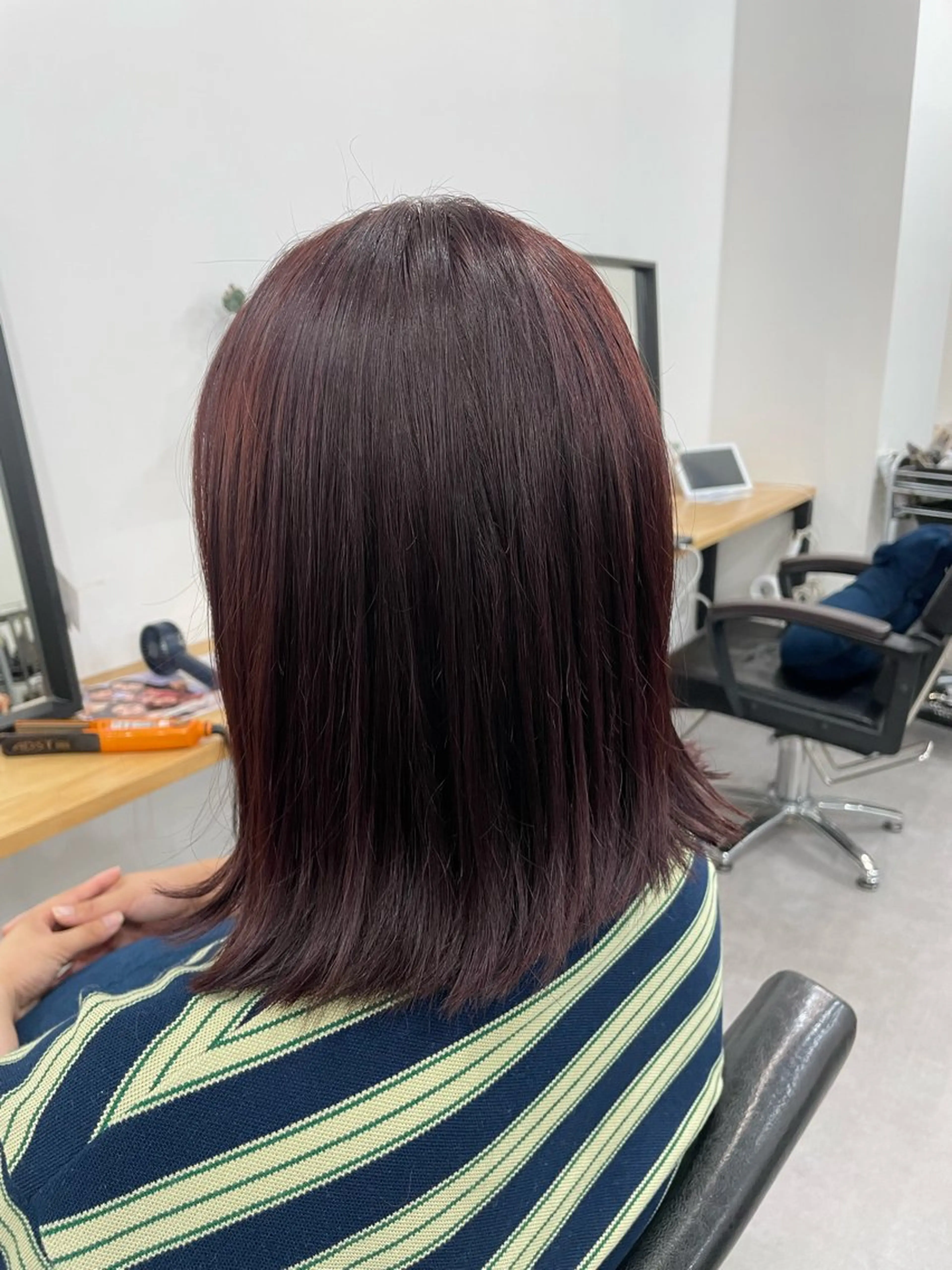 ミディアム カラー レッドカラー はやしだ あおいのヘアスタイル