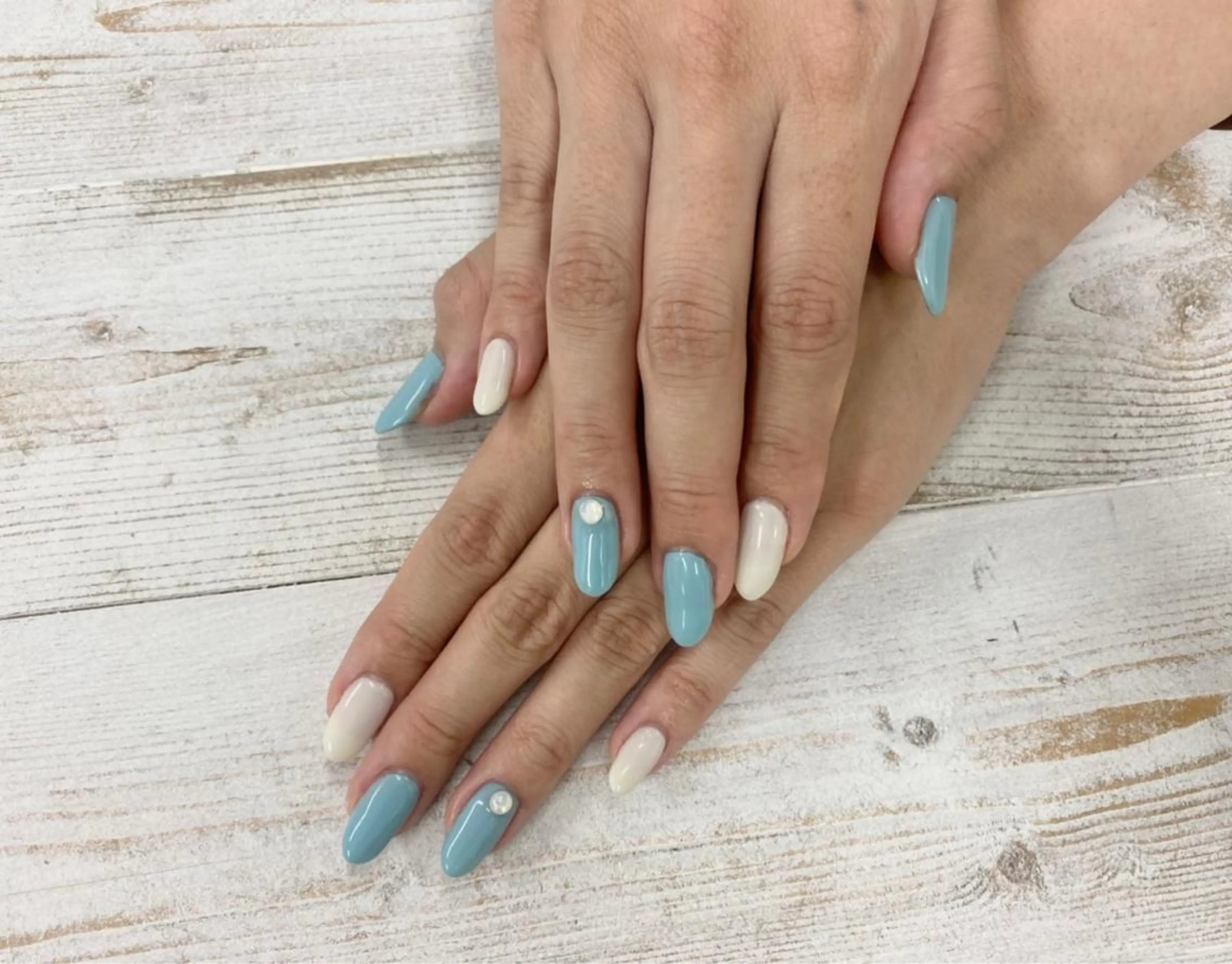 ネイル ネイルサロンリベラ 金山店　水野のネイルデザイン