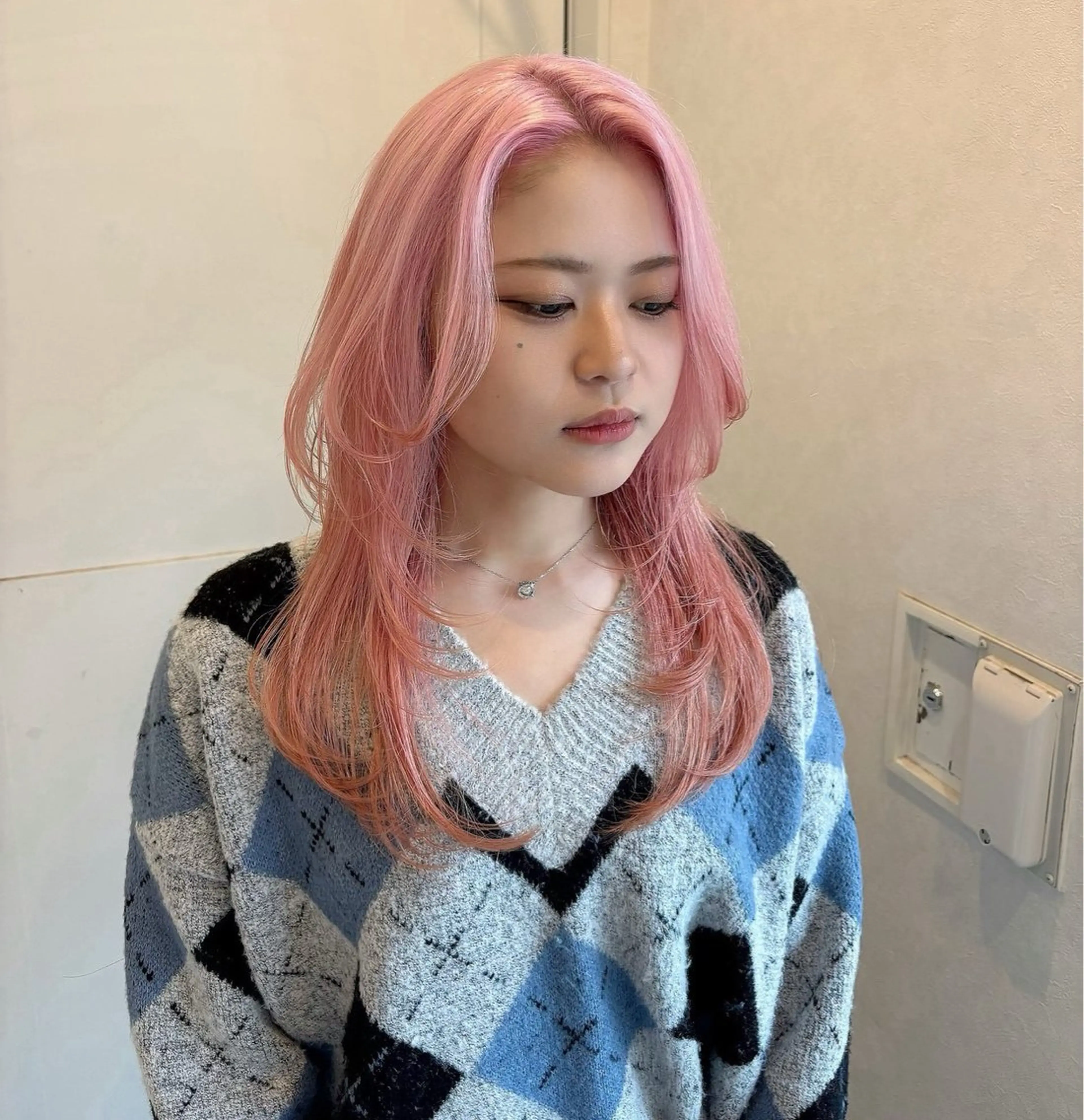 カラー 一宮 淚のヘアスタイル