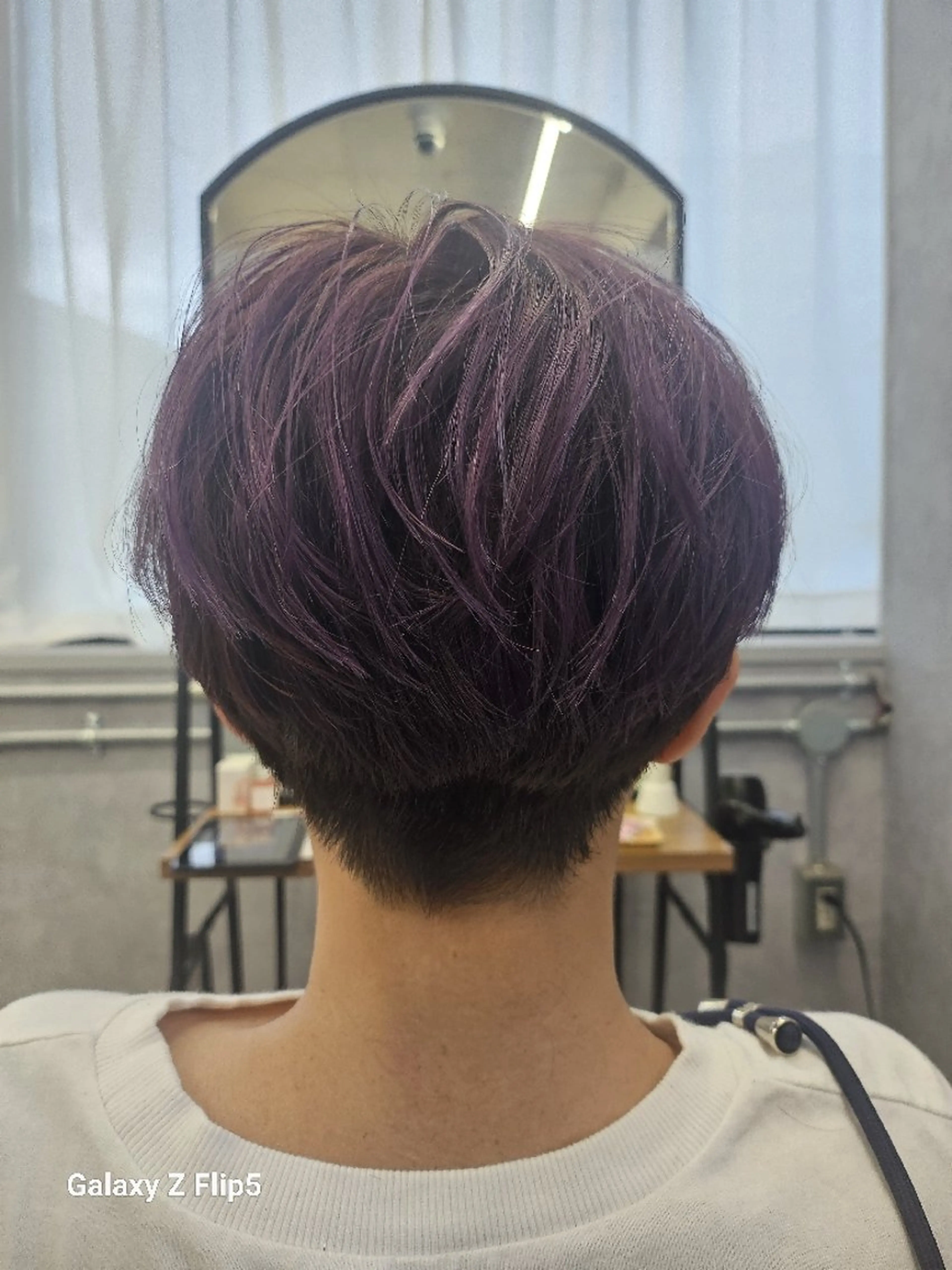 ショート カラー ブリーチ バイオレットカラー 刈り上げ ☆CHIEKO Number

☆のヘアスタイル