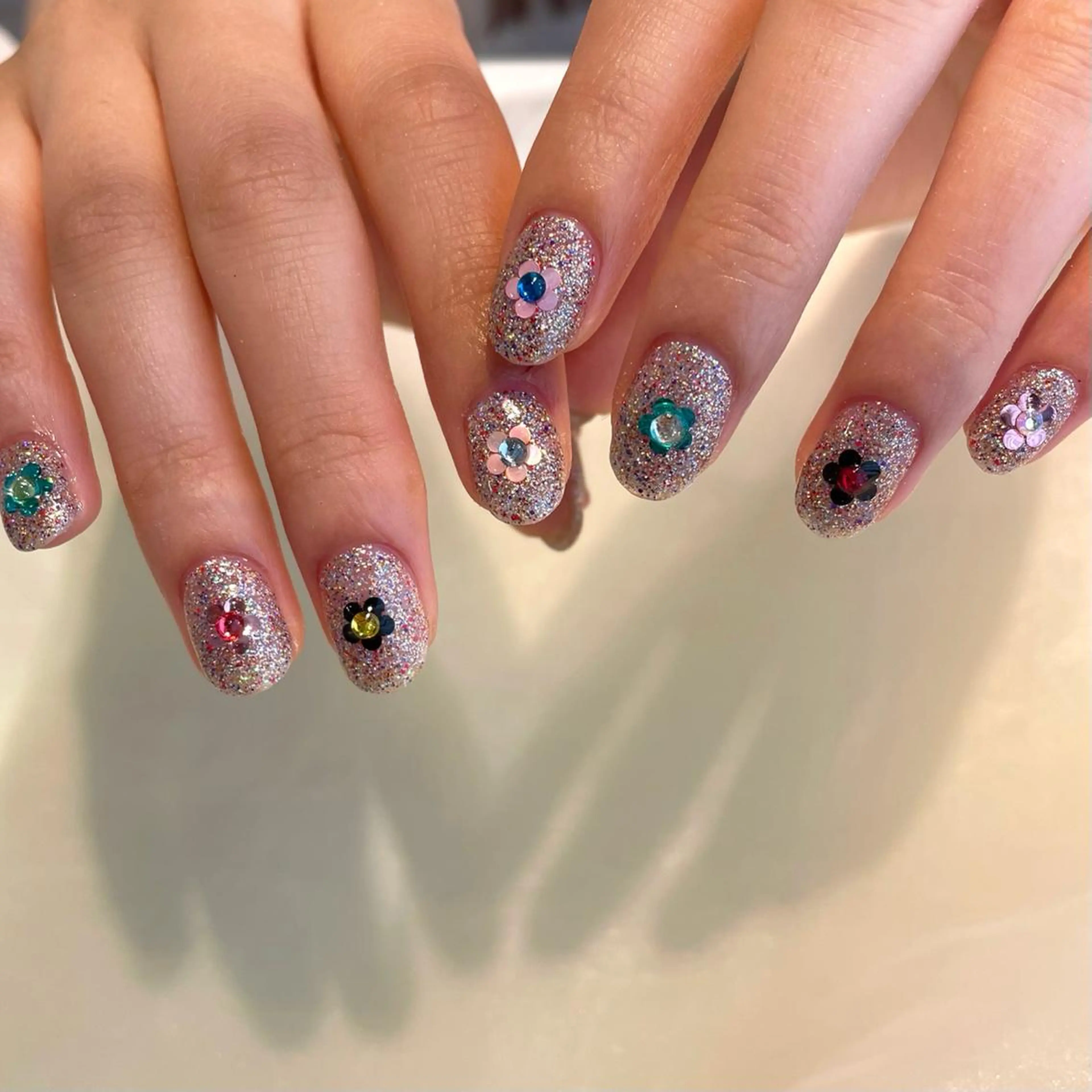 ネイル ハンドネイル 新井 ひなののネイルデザイン